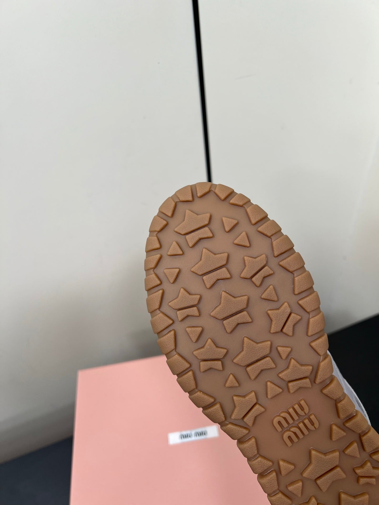 TYRE SNEAKERS IN GREY TECHNICAL FABRIC AND SUEDE WITH STICKER、mysite、Cacoeks