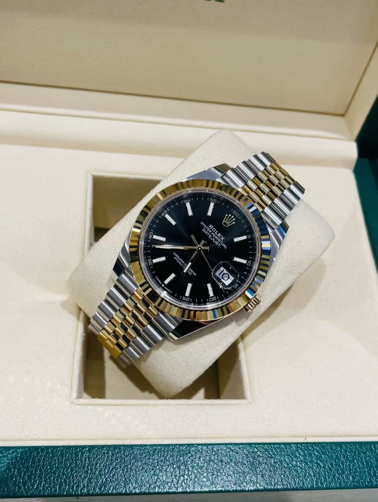 Rolex Datejust 41mm Super CloneSwiss Replica Watch Two Tone JubileeBracelet Black DialRef 126333-0014-3235Swiss Movement