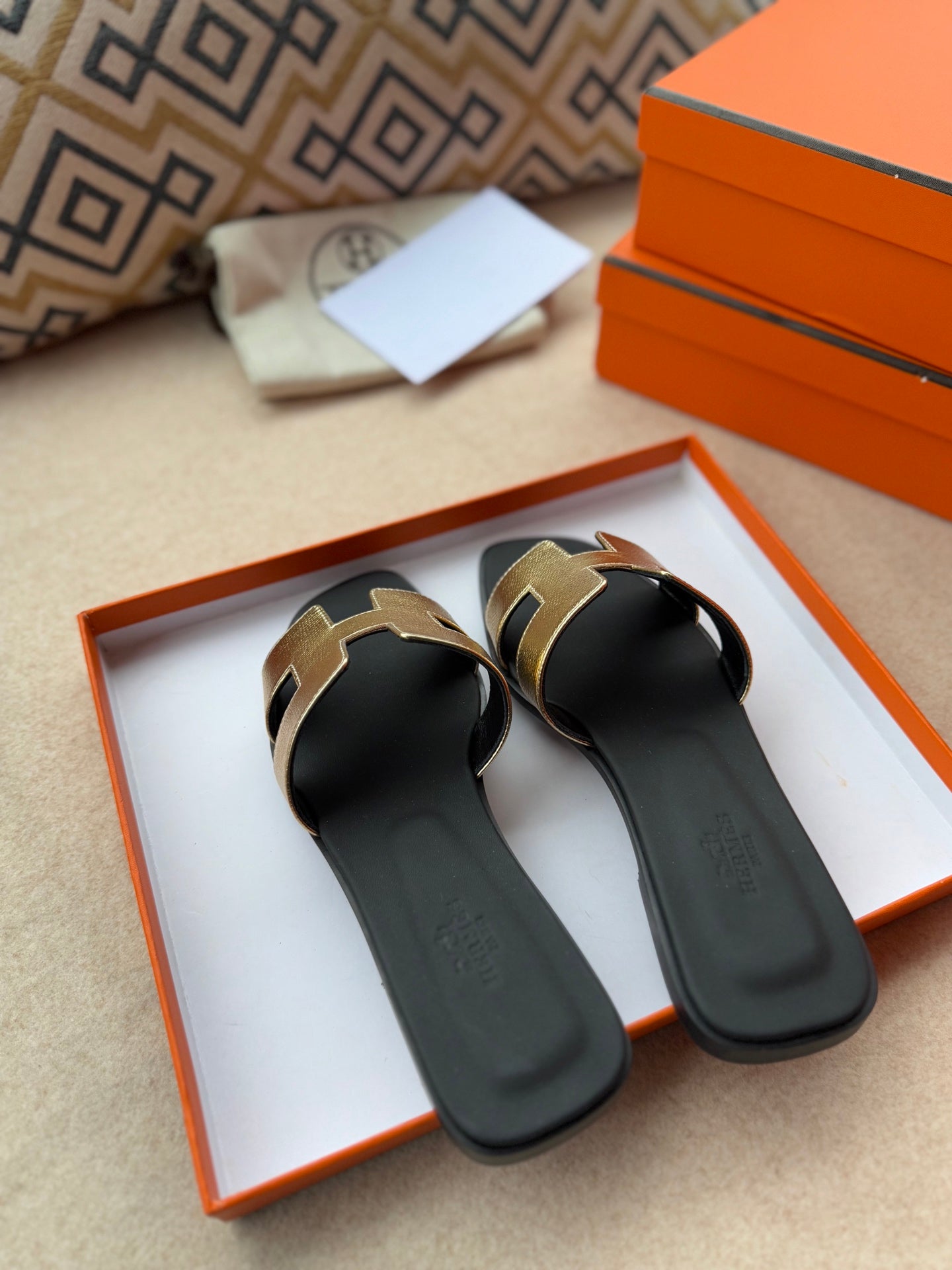 0RAN SANDALS IN LIGHT GOLD CALFSKIN、mysite、Cacoeks