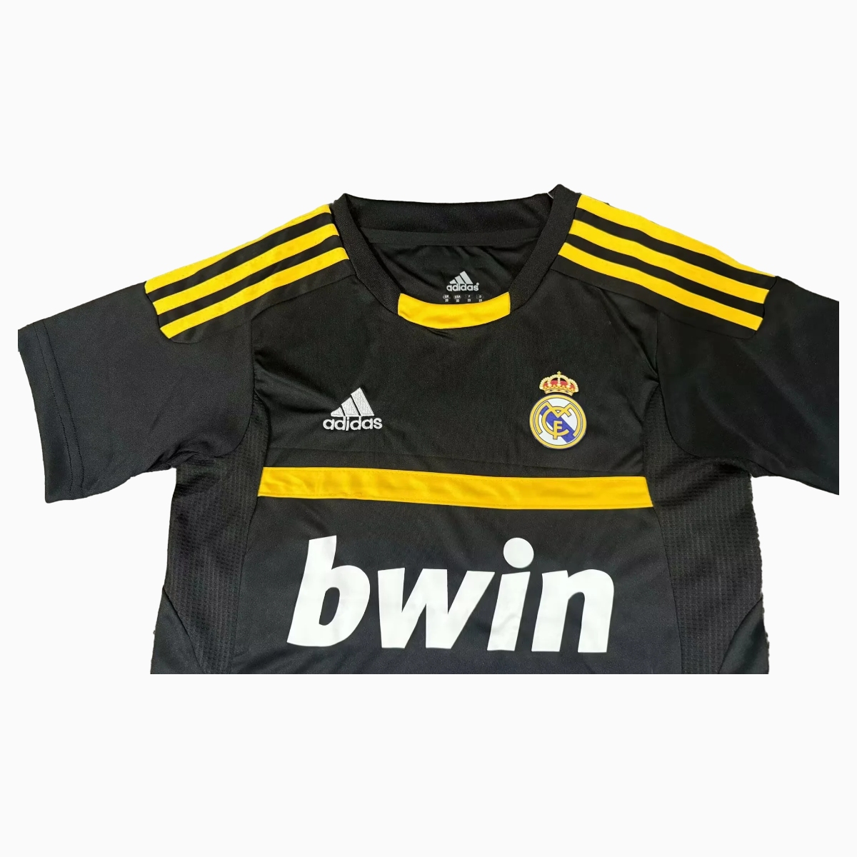 Higojerseys-Retro Real Madrid 11-12 Black Goalkeeper Kids Kit