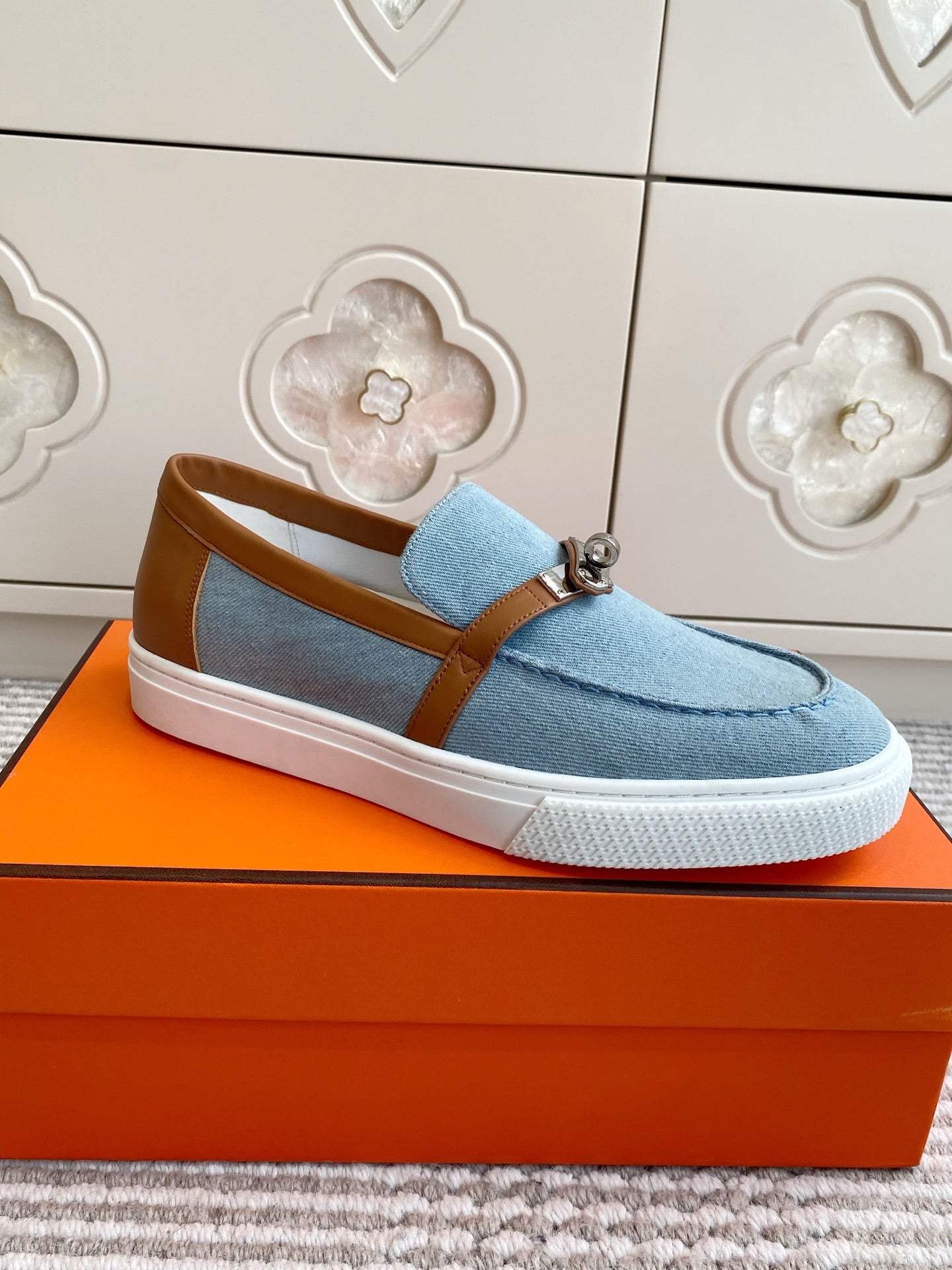 HM 25S SLIP-ON IN SKY BLUE CANVAS AND BROWN LAMBSKIN WITH SILVER HARDWARE、mysite、Cacoeks