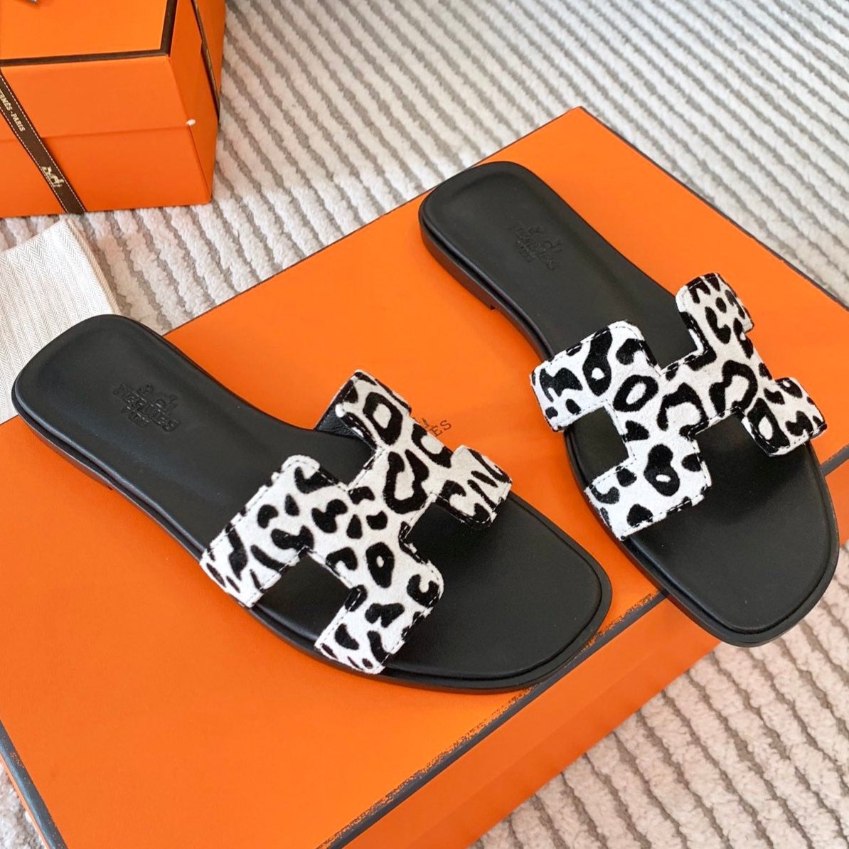 0RAN SANDAL IN BLACK MIX WHITE SUEDE、mysite、Cacoeks