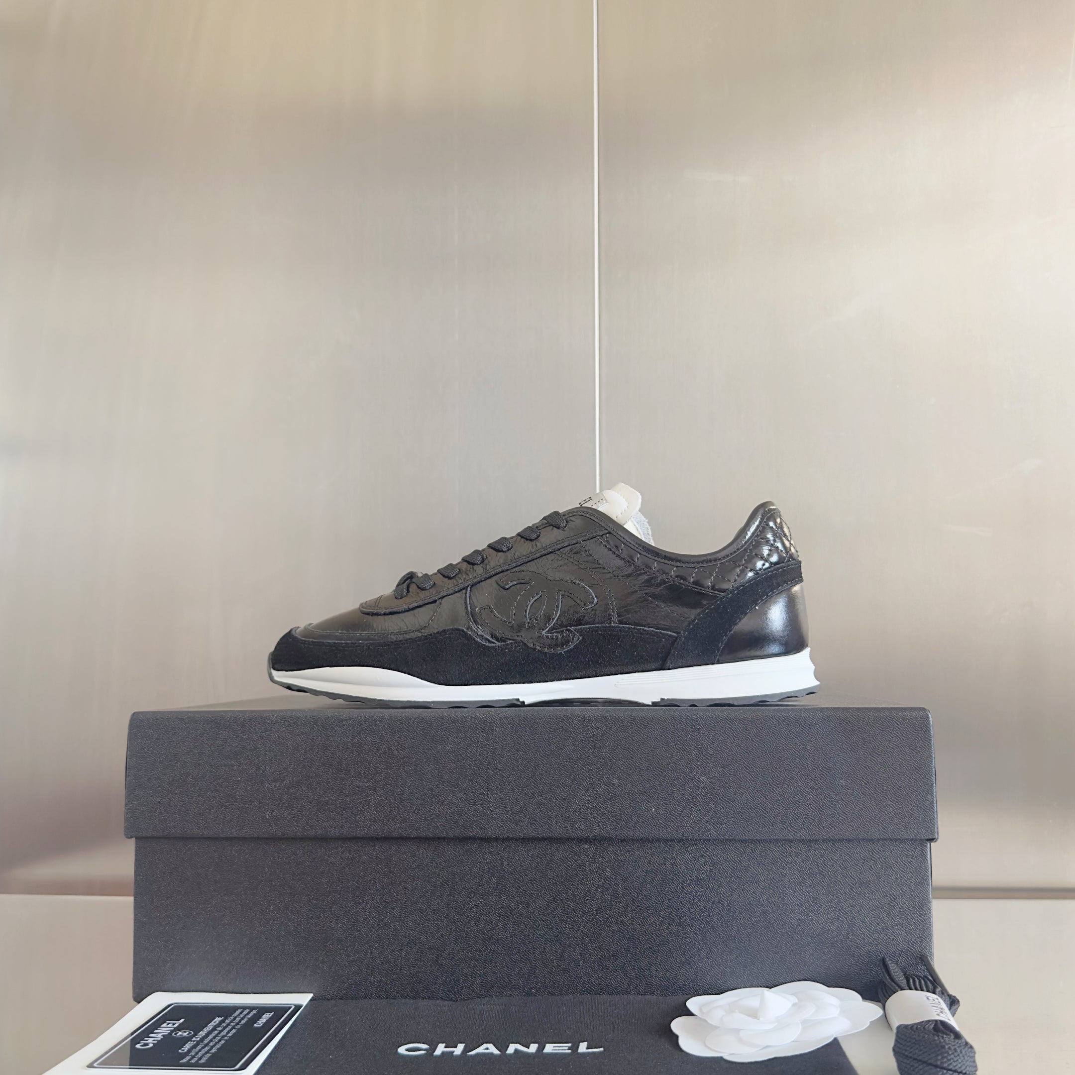 CHANEL 25S SNEAKERS 20MM IN BLACK GLOSSY CALFSKIN、mysite、Cacoeks