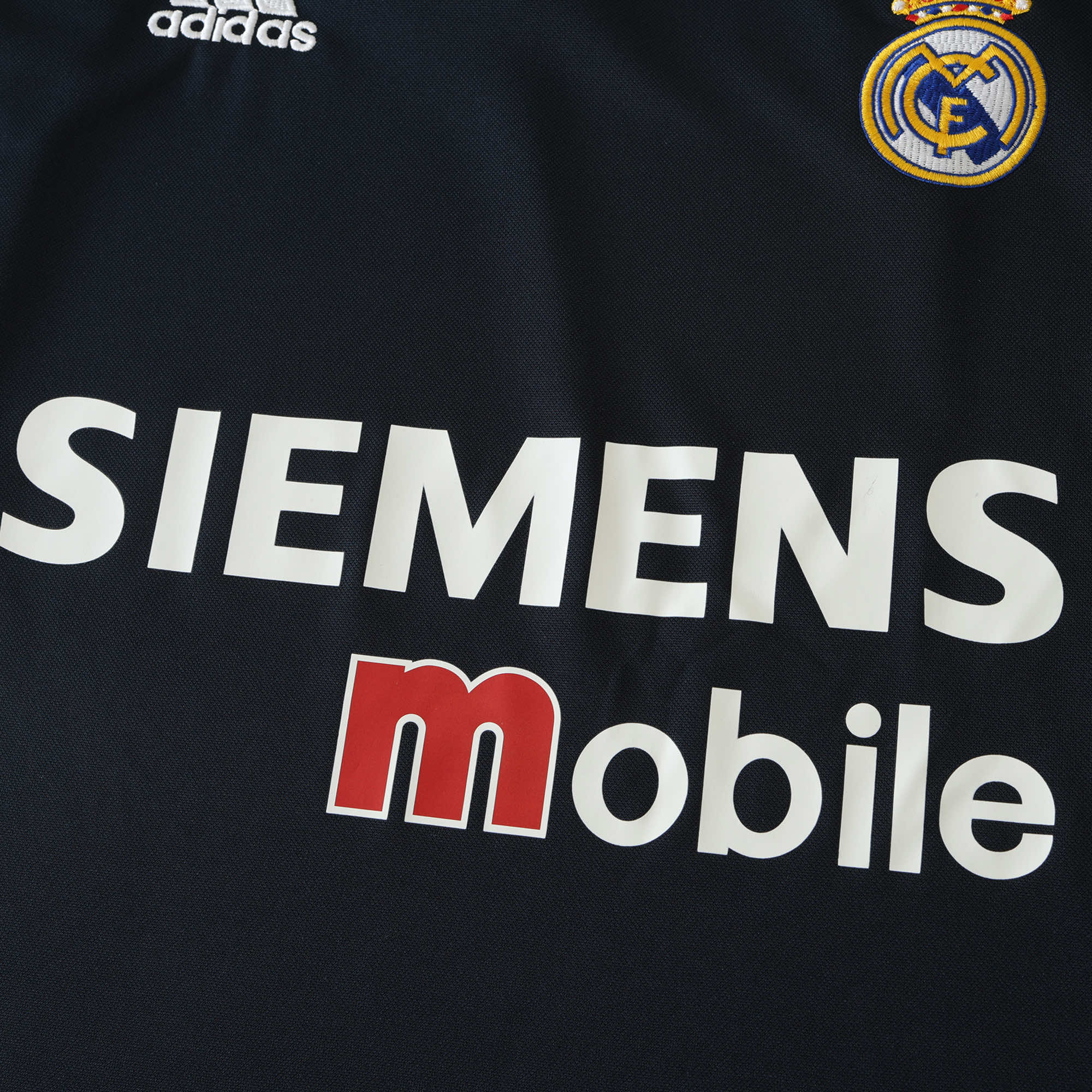 ManixJersey.com | Retro Real Madrid 03-04 Away Jersey -Customize Name, Number and Patch | Worldwide Shipping