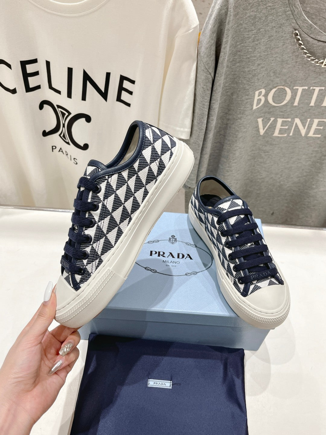 PRA PRINTED COTTON SNEAKERS WHITE AND BLACK TRIANGLE CANVAS、mysite、Cacoeks