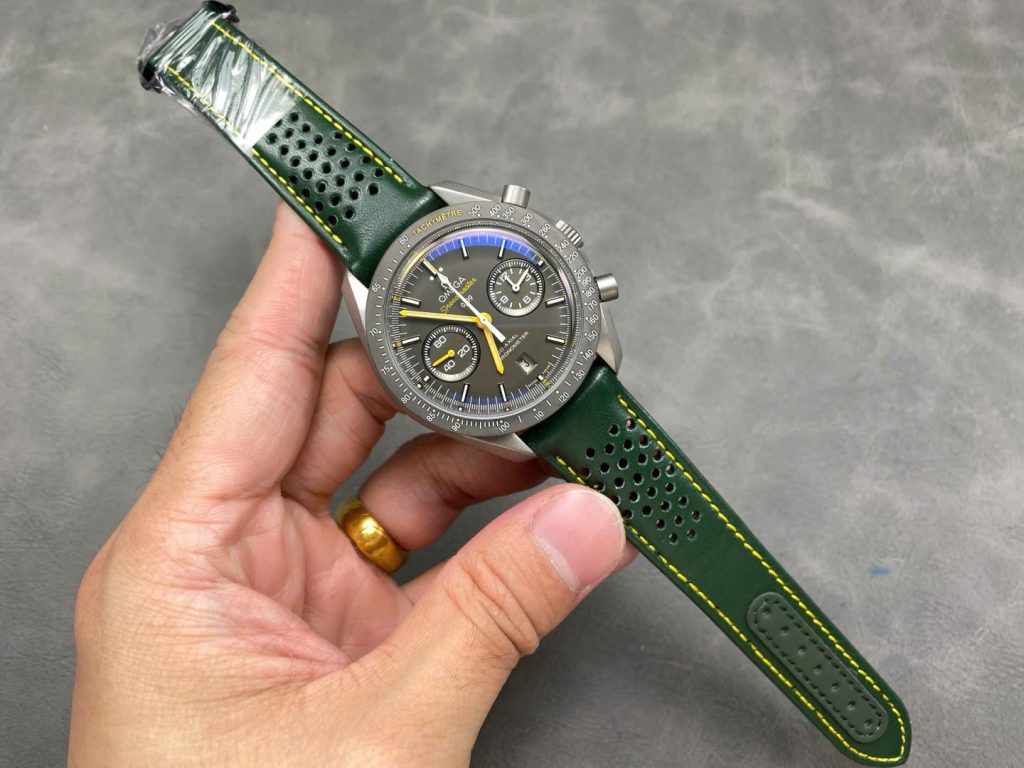 Đồng Hồ Chế Tác Omega Speedmaster Grey Side of the Moon Porsche Club of America Edition Rep 11 44mm (9)