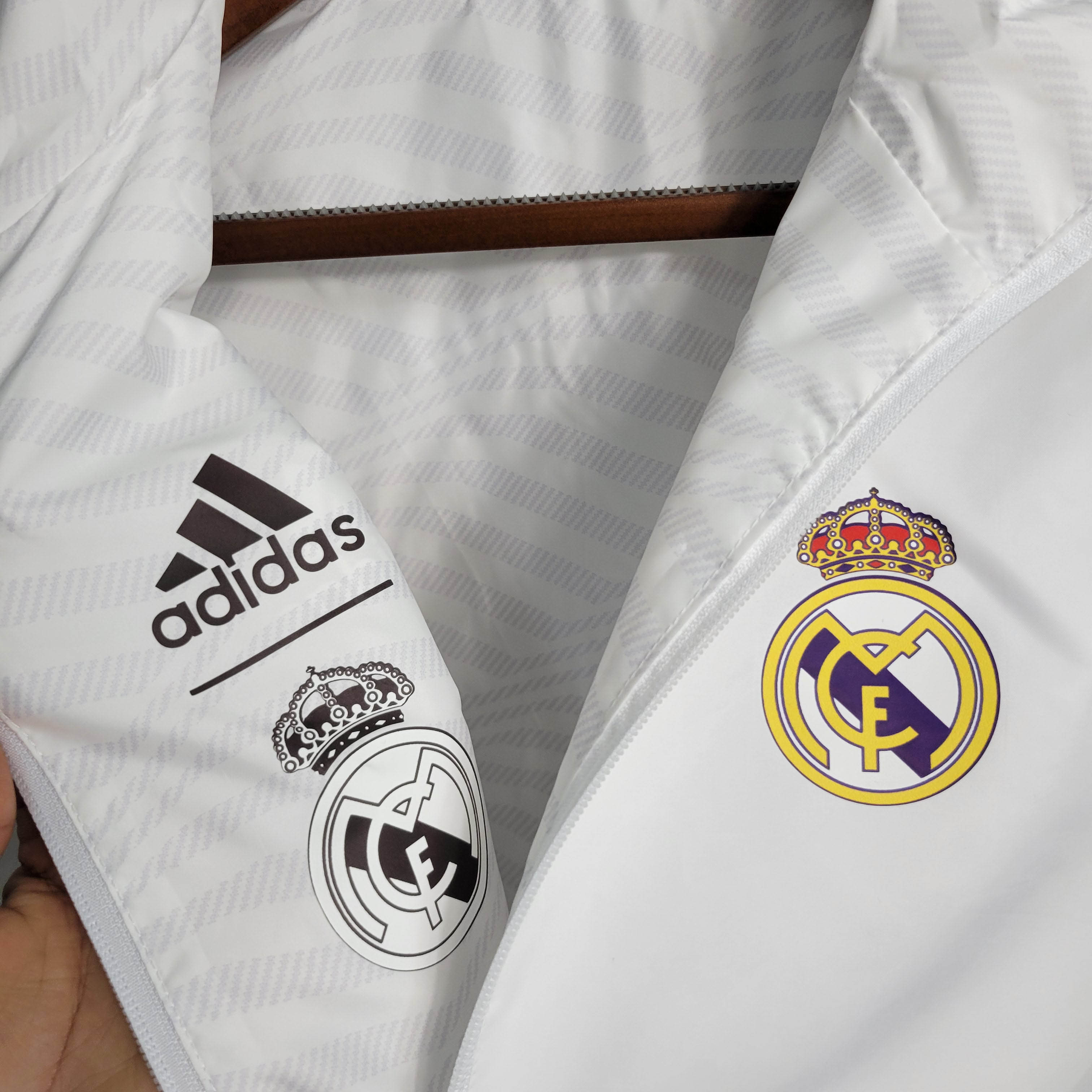 2023/2024 Real Madrid Reversible Windbreaker White:football jersey mysite: unitedjerseyfootball 邓江浪:football