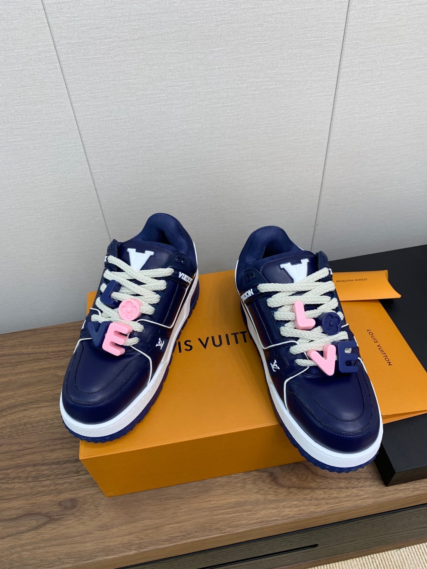 LV WOMEN'S TRAINER IN NAVY BLUE CALFSKIN、mysite、Cacoeks