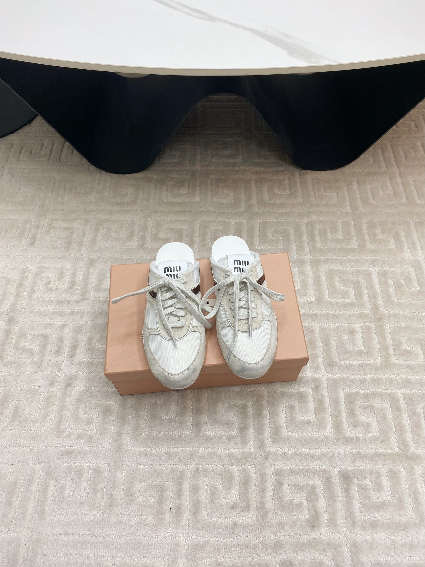 SNEAKER MULES IN WHITE MESH AND BEIGE SUEDE、mysite、Cacoeks