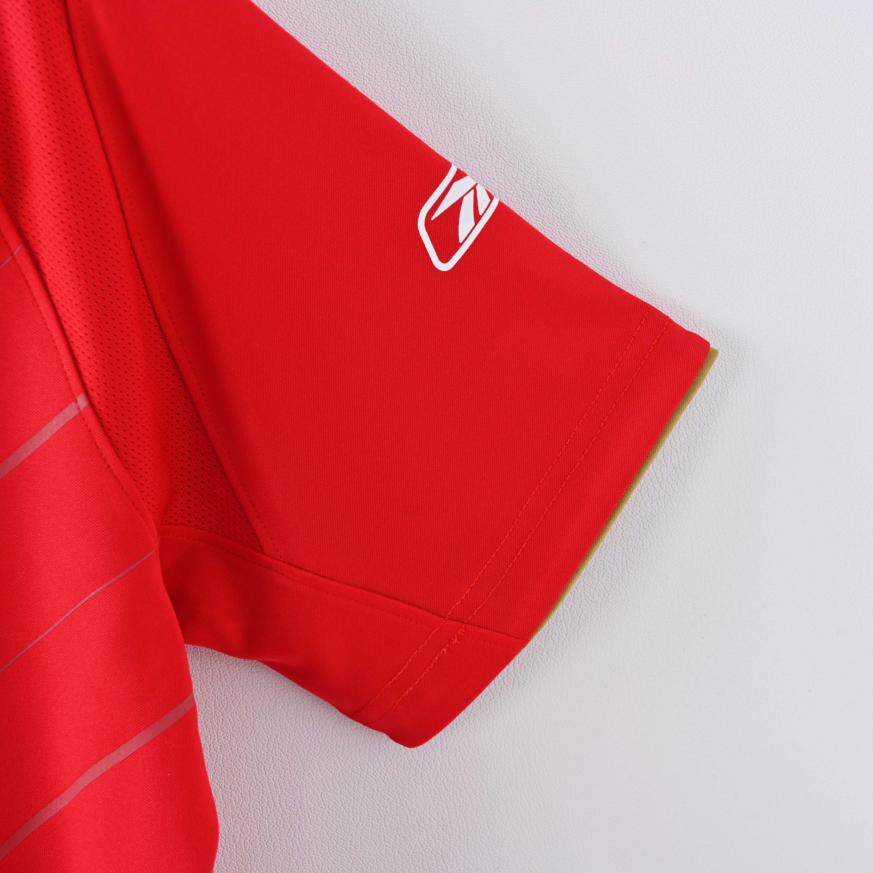 2005/2006 Retro Liverpool Home Football Shirt 1:1 Thai Quality:football jersey mysite: unitedjerseyfootball 邓江浪:football