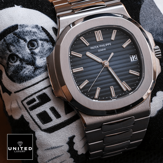 Patek Philippe Nautilus 5711/1A-010 Blue Dial Signature Replica 1:1 Patek Philippe 5711 1A 010 replica