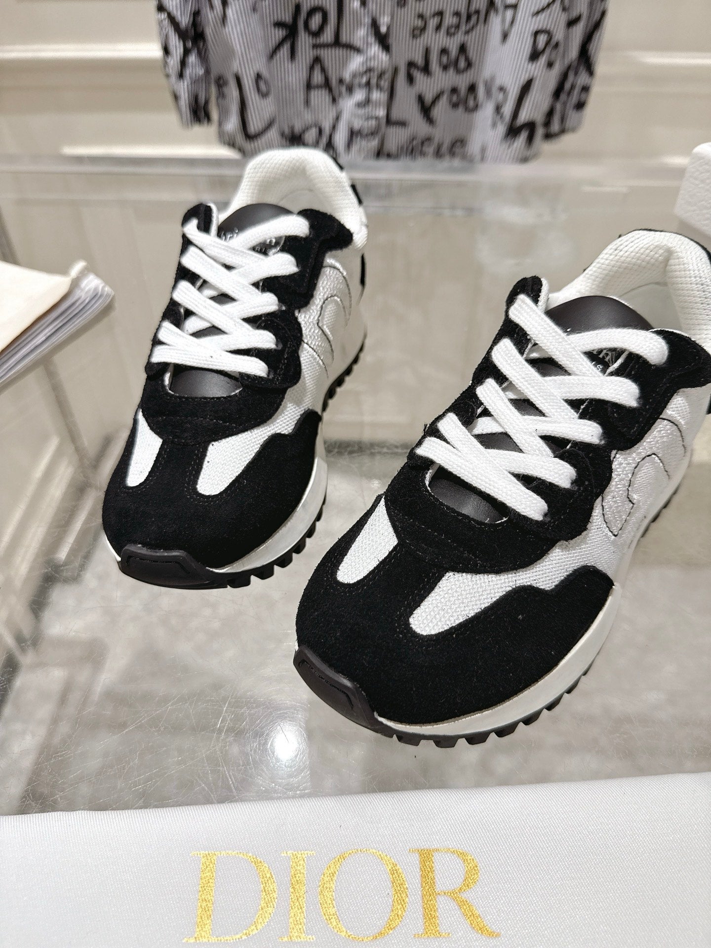 DIOR 25S C'EST DIOR SNEAKER IN WHITE BLACK CALFSKIN AND SUEDE、mysite、Cacoeks