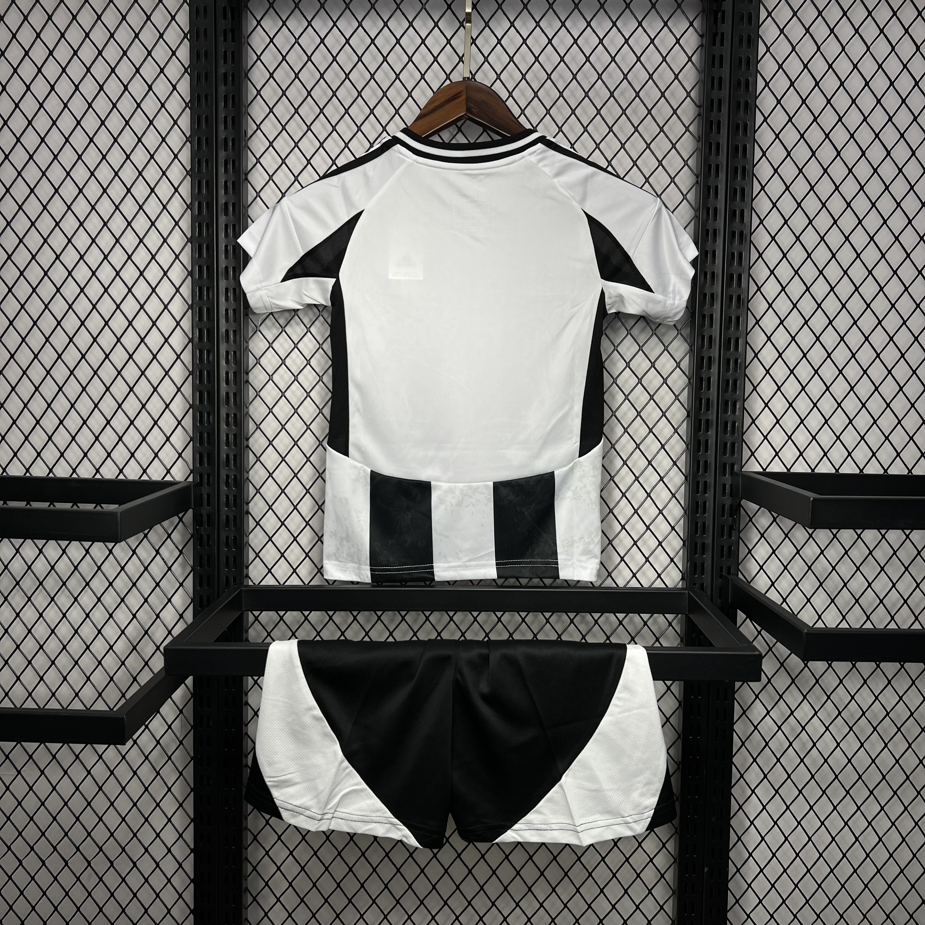 JerseysGala.com | Juventus 24-25 Home Stadium Kids Kit -Customize Name, Number and Patch | Worldwide Shipping