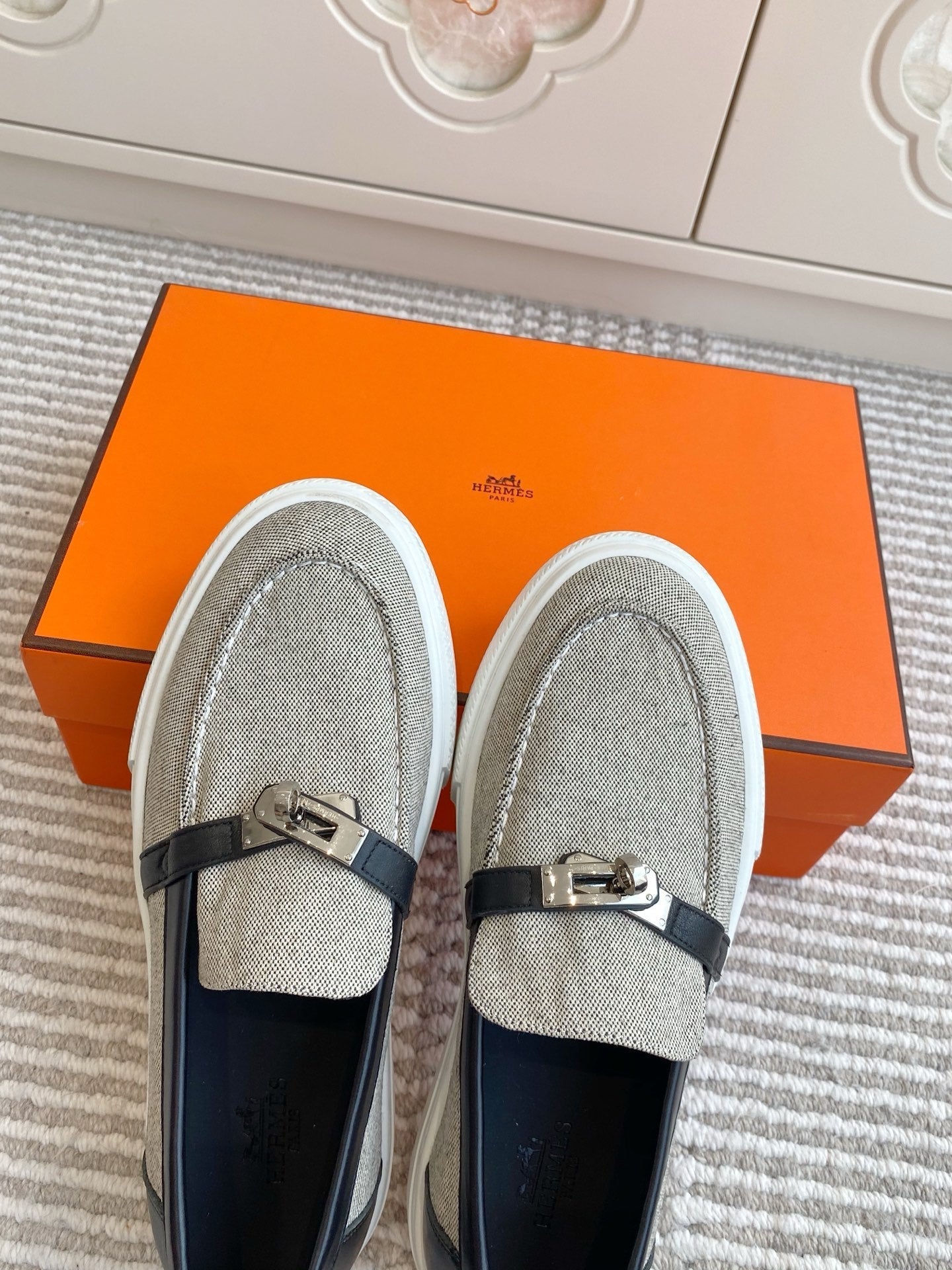 HM 25S SLIP-ON IN GREY CANVAS AND BLACK LAMBSKIN WITH SILVER HARDWARE、mysite、Cacoeks