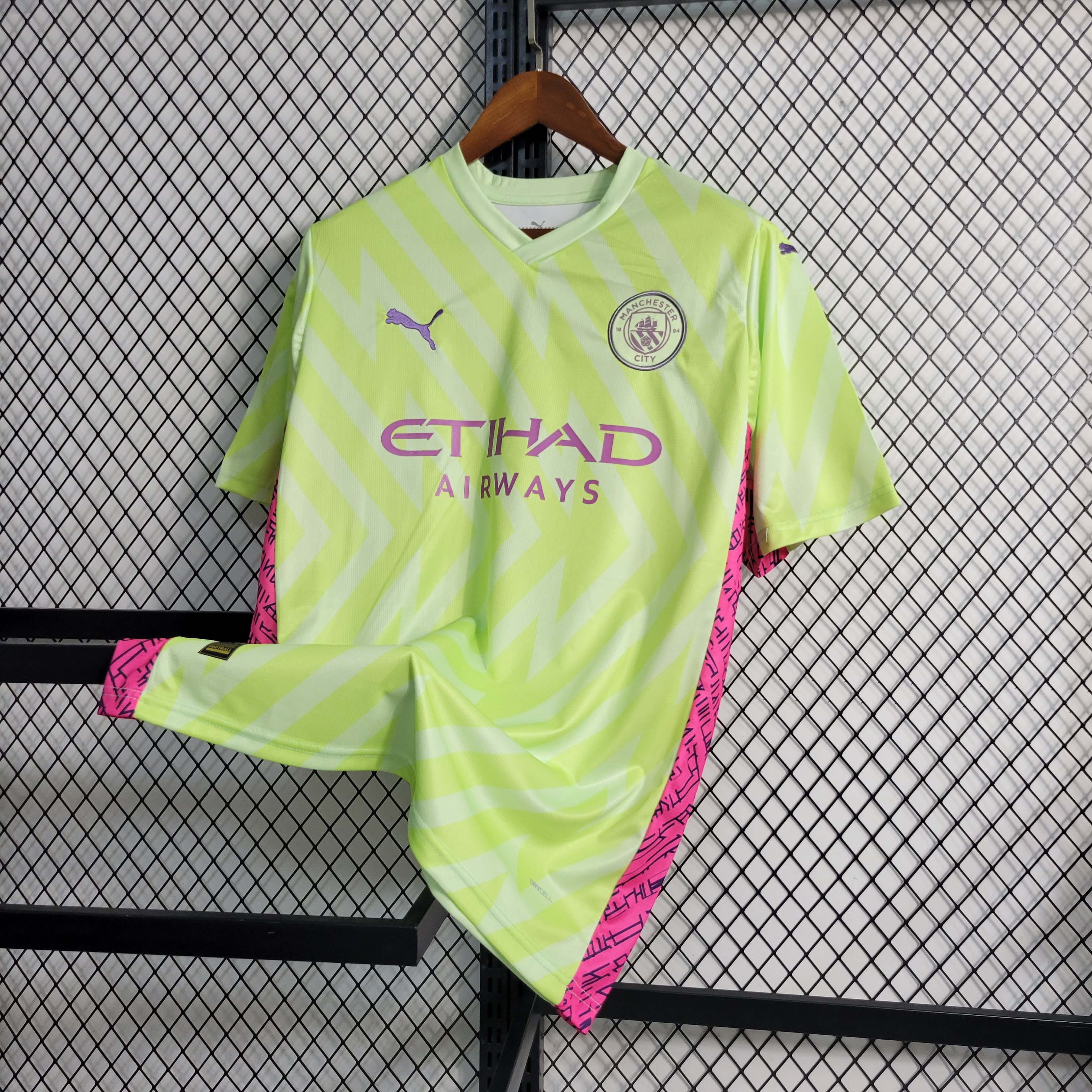 2023/2024 Manchester City Goalkeeper Fluorescent Green Football Shirt 1:1 Thai Quality:football jersey mysite: unitedjerseyfootball 邓江浪:football
