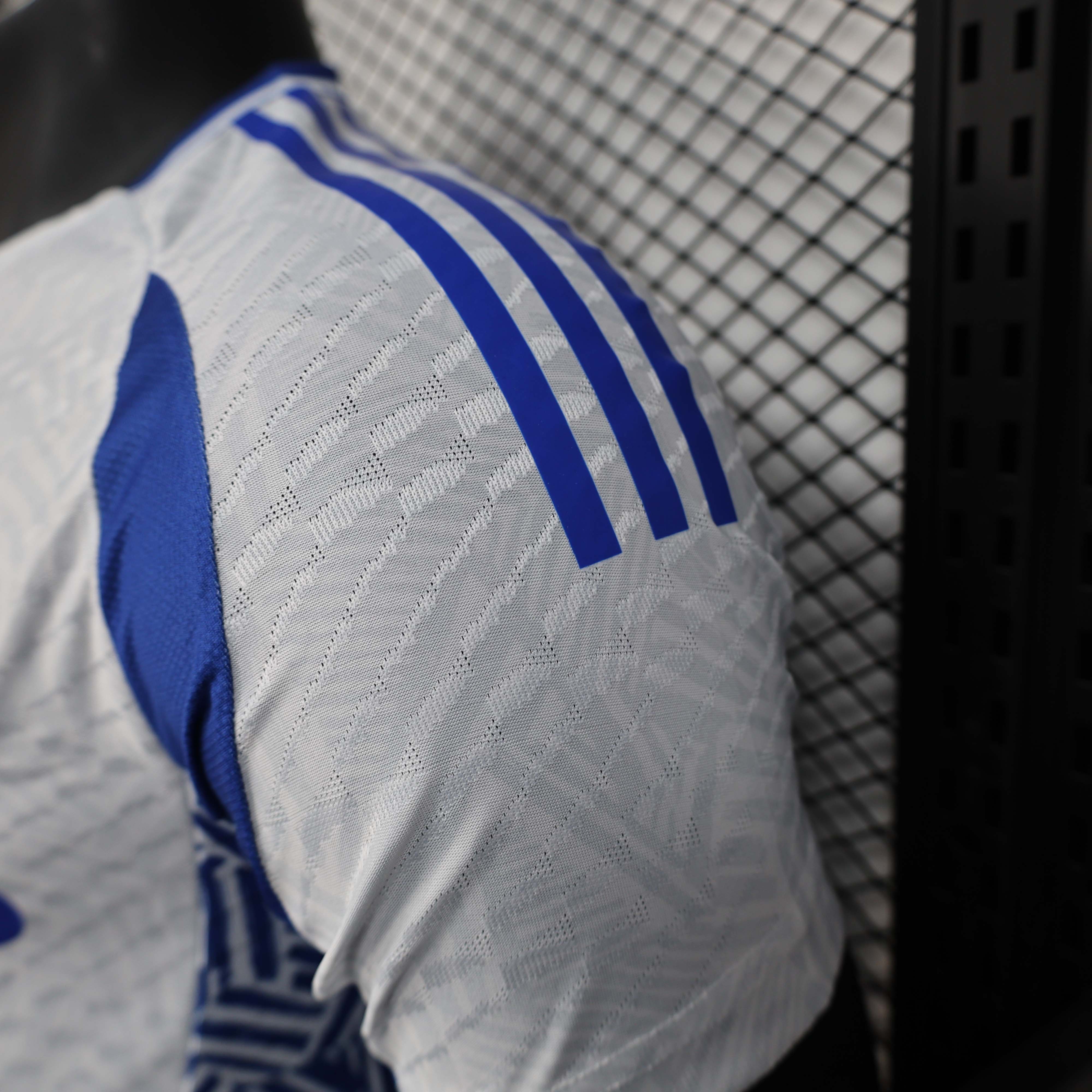 2025/2026 Player Version Real Madrid Special Edition White Football Shirt 1:1 Thai Quality:football jersey mysite: unitedjerseyfootball 邓江浪:football