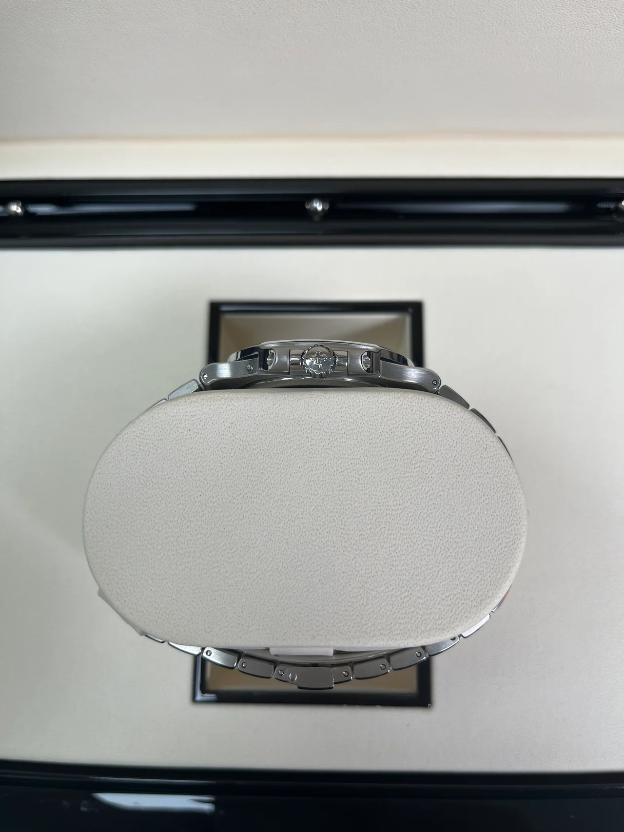 Patek Philippe Nautilus Ref. 5712/1A-001 Super Clone Watch – Blue Dial Stainless Steel Moonphase Fake Replica