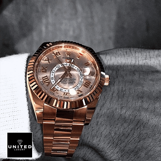 Rolex 326935 Replica 5 Rolex Sky Dweller Everose Gold 326935 On his wrist