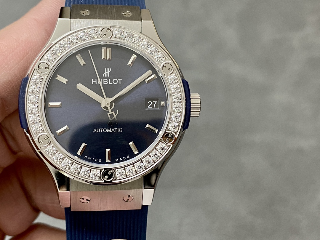 565.NX.7170.RX.1204 Hublot Classic Fusion Titanium Blue Diamonds-fasswatch
