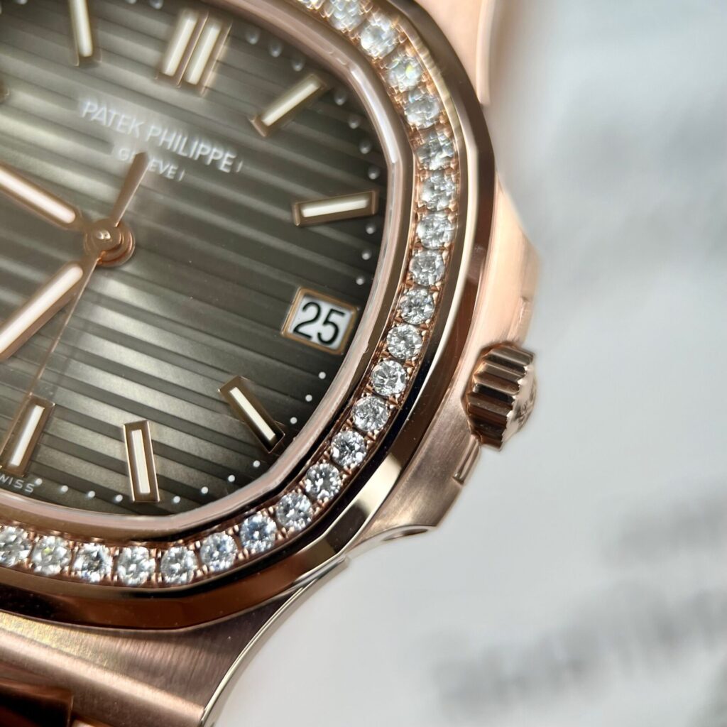 Đồng Hồ Patek Philippe Nautilus 5711 Replica 11 Bọc Vàng Độ Kim Cương Tự Nhiên 40mm (10)