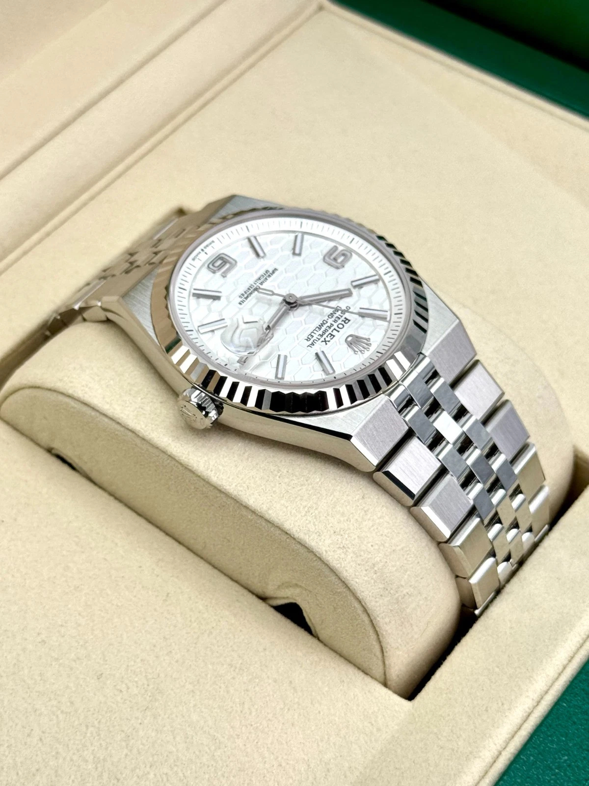 Rolex Land-Dweller 40mm M127334-0001 Super Clone Watch – Oyster Steel White Dial Replica