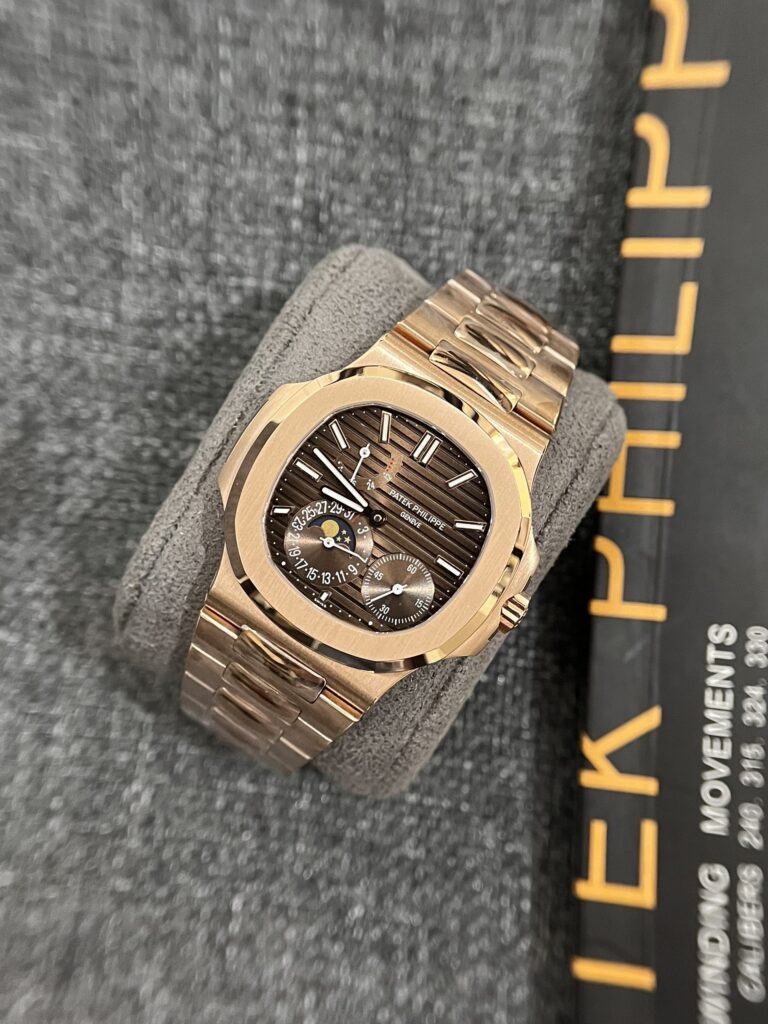 Đồng Hồ Nam Patek Philippe Nautilus 5712R Rep 11 Mặt Chocolate 40mm (1)