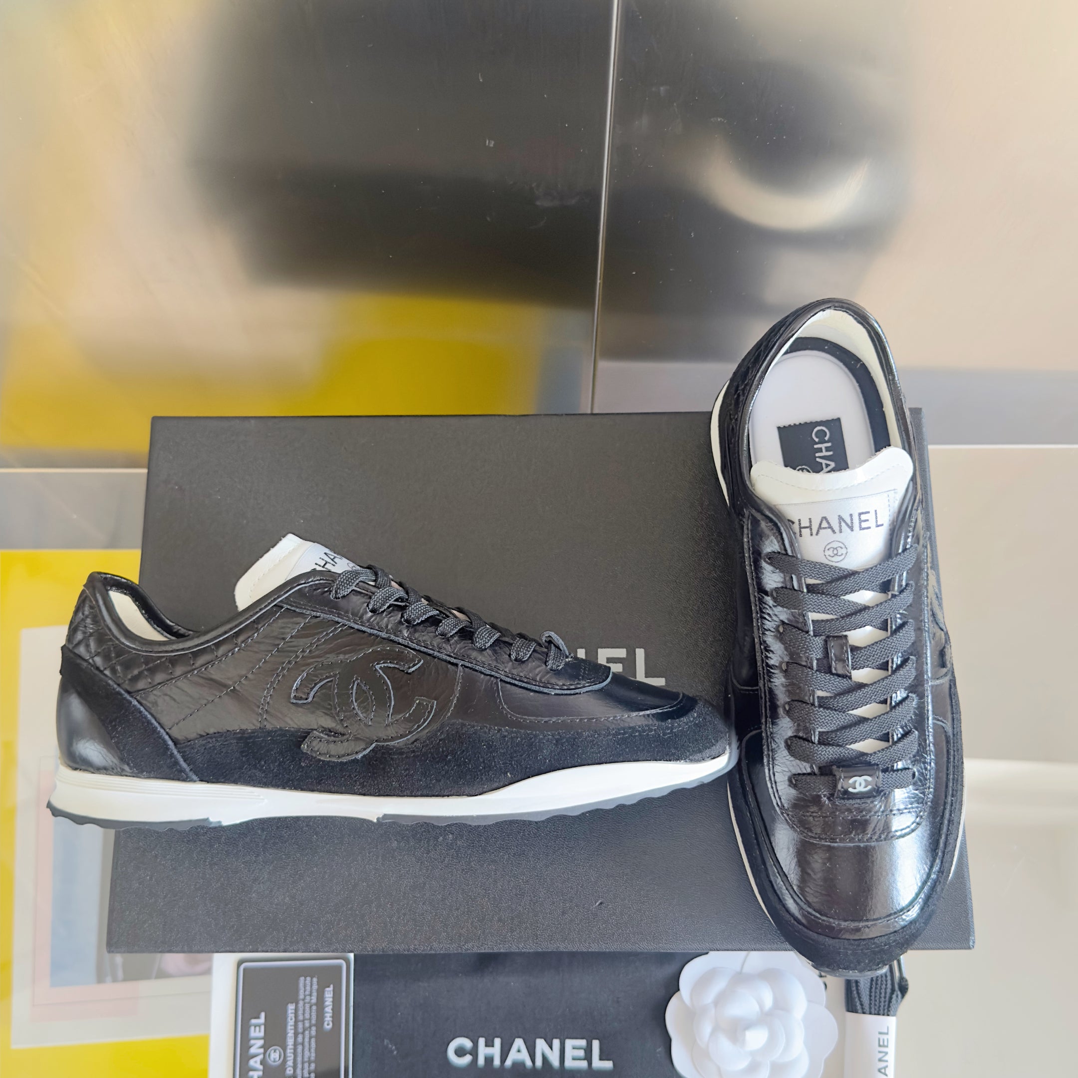 CHANEL 25S SNEAKERS 20MM IN BLACK GLOSSY CALFSKIN、mysite、Cacoeks