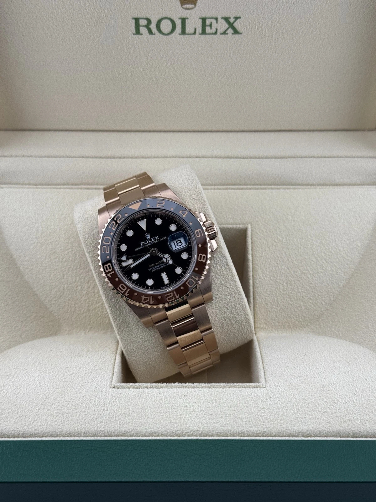 Rolex GMT Masterll Root Beer Super Clone Swiss Replica Watch 18k Rose Gold Ref 126715CHNR-3285 Swiss Movement