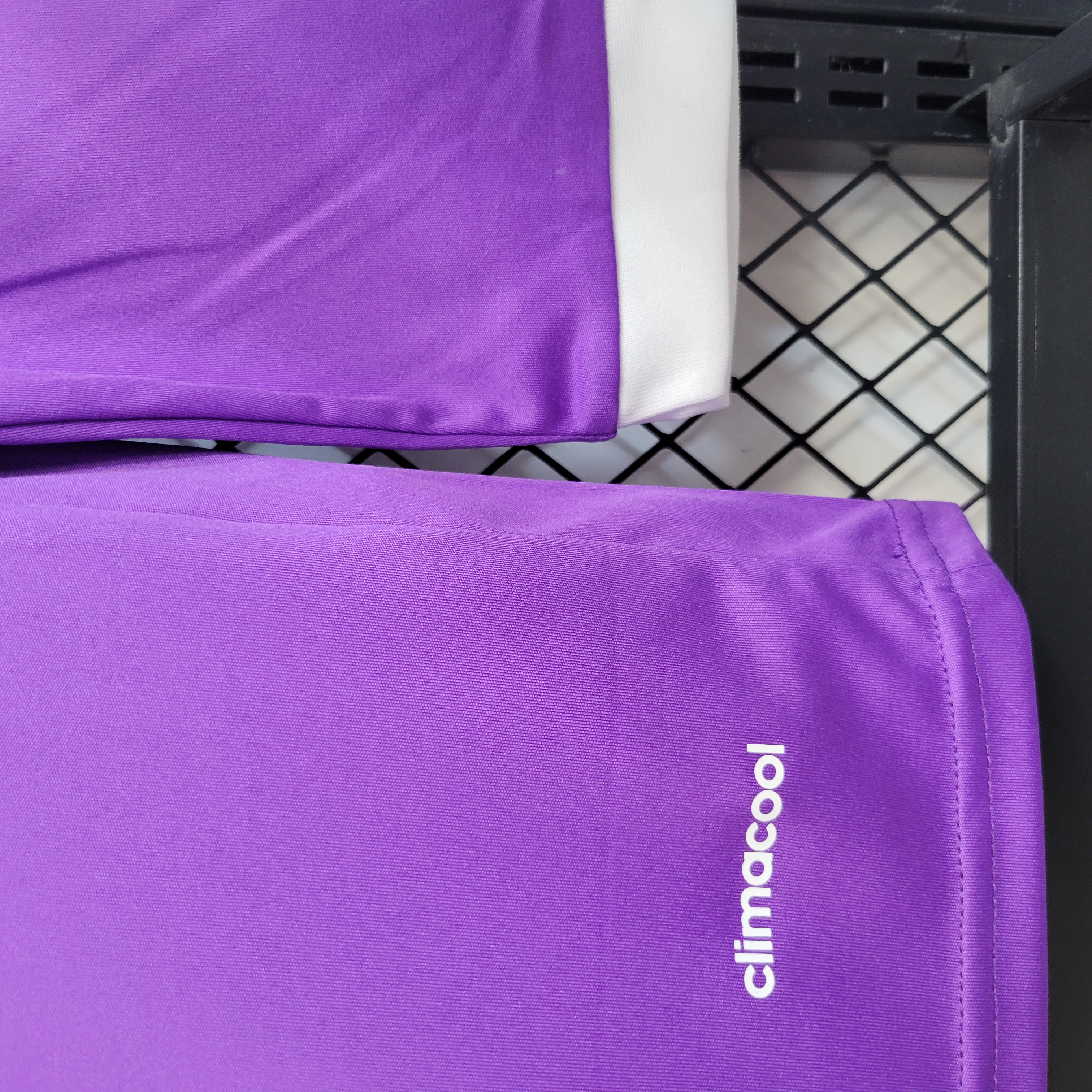 GlobeJersey-Retro Real Madrid 16-17 Away Long Sleeve Jersey - Champions League Final Version