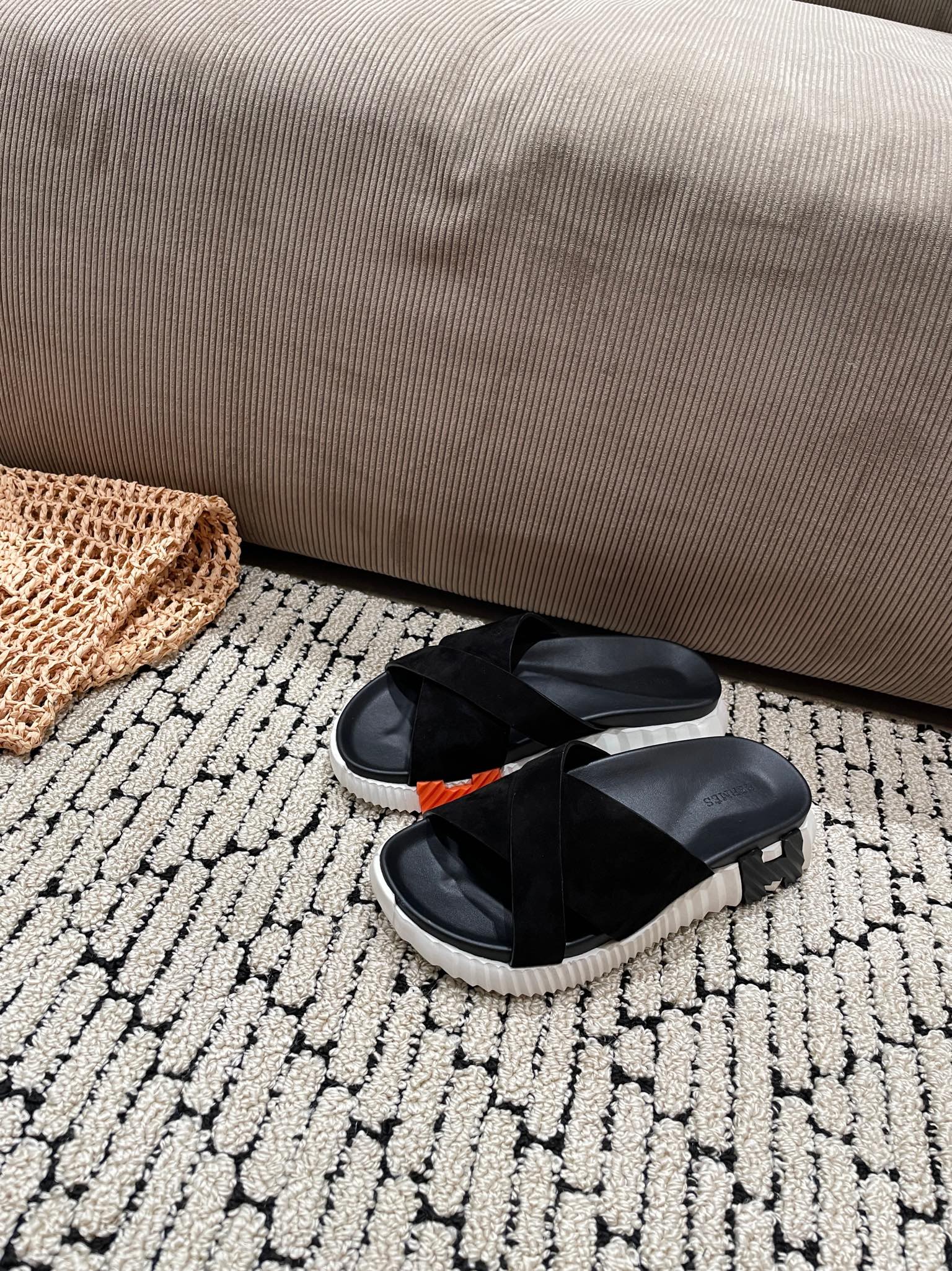 INFRA SANDAL BLACK SUEDE、mysite、Cacoeks