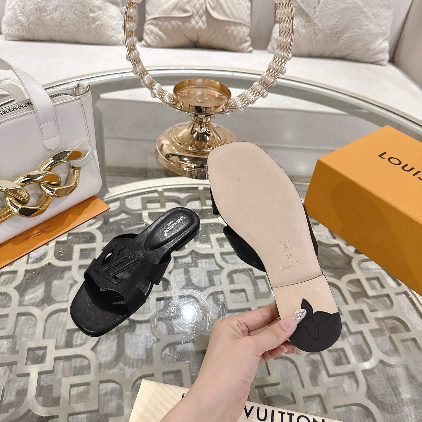 ISOLA FLAT SLIDE IN BLACK CALFSKIN、mysite、Cacoeks