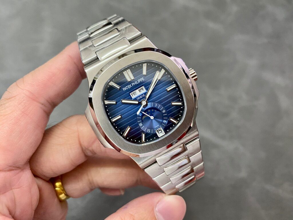 Đồng Hồ Patek Philippe Nautilus 5726 Blue Dial GR Factory (6)