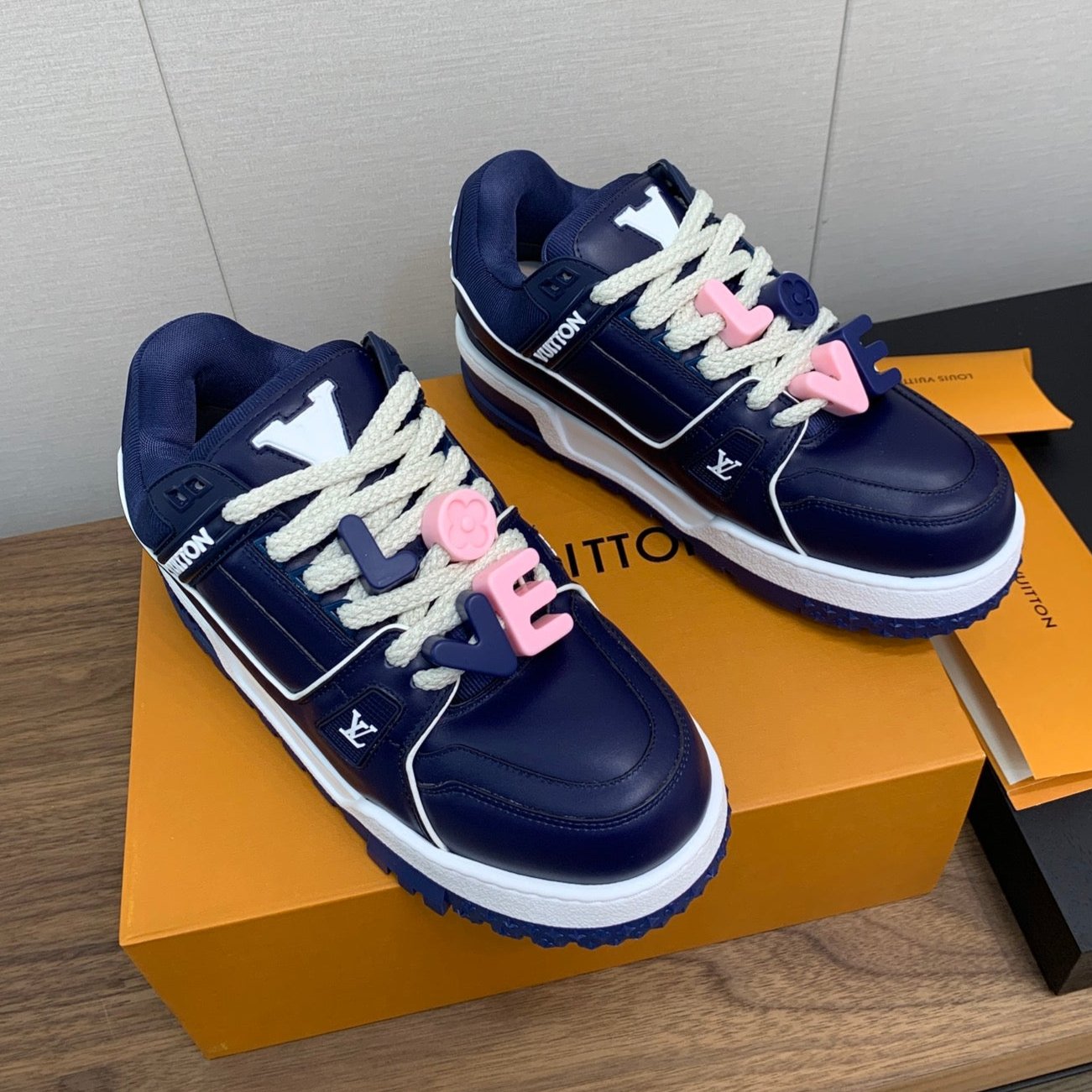 LV WOMEN'S TRAINER IN NAVY BLUE CALFSKIN、mysite、Cacoeks