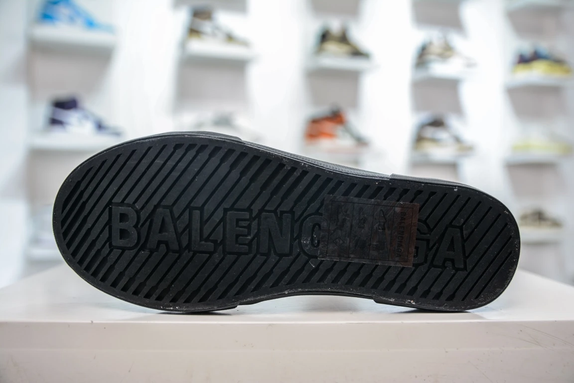 Balenciaga Paris Low Top Sneaker in Black Destroyed Cotton、mysite、Cacoeks