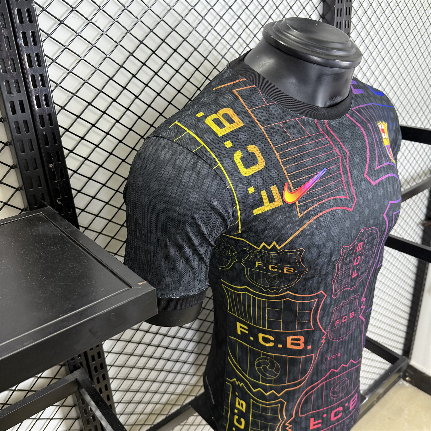 UltraTrikot-Barcelona 25-26 Fluorescent Team Logo Lines Black Jersey - Player Version