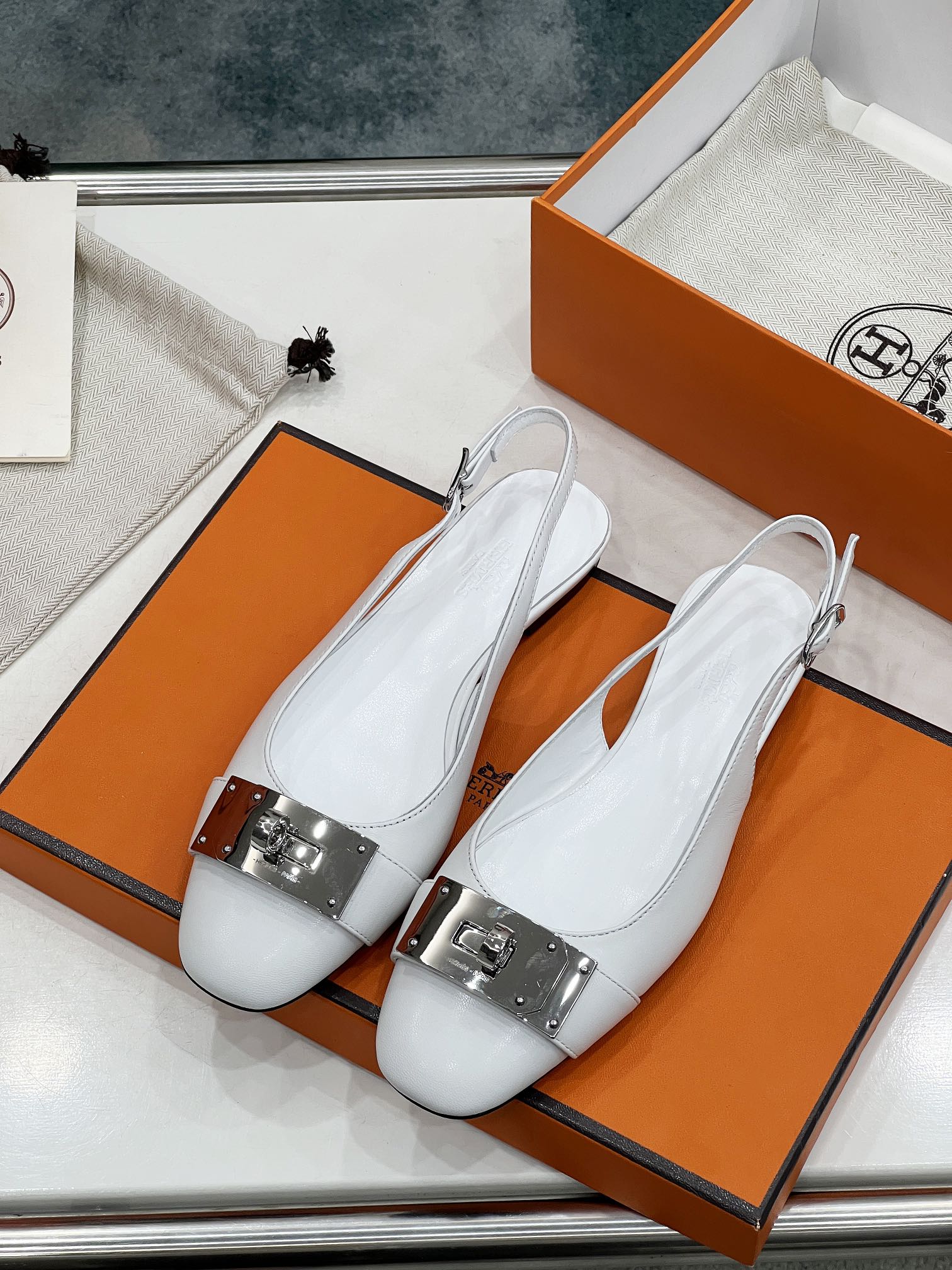 INNOCENTE SLINGBACK WHITE CALFSKIN、mysite、Cacoeks