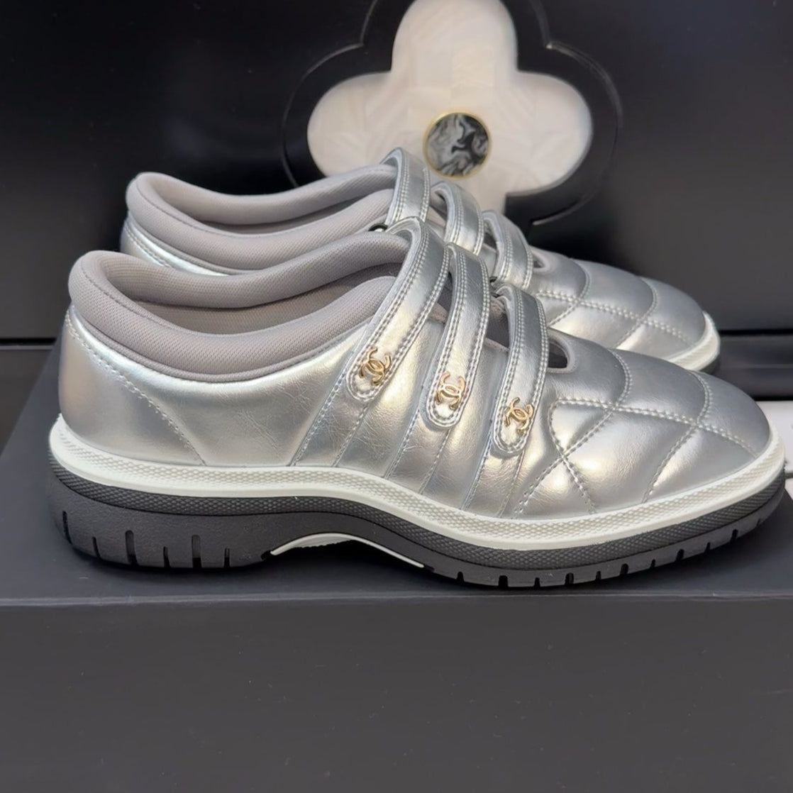SNEAKERS WITH THREE STRAPS IN SILVER CALFSKIN、mysite、Cacoeks