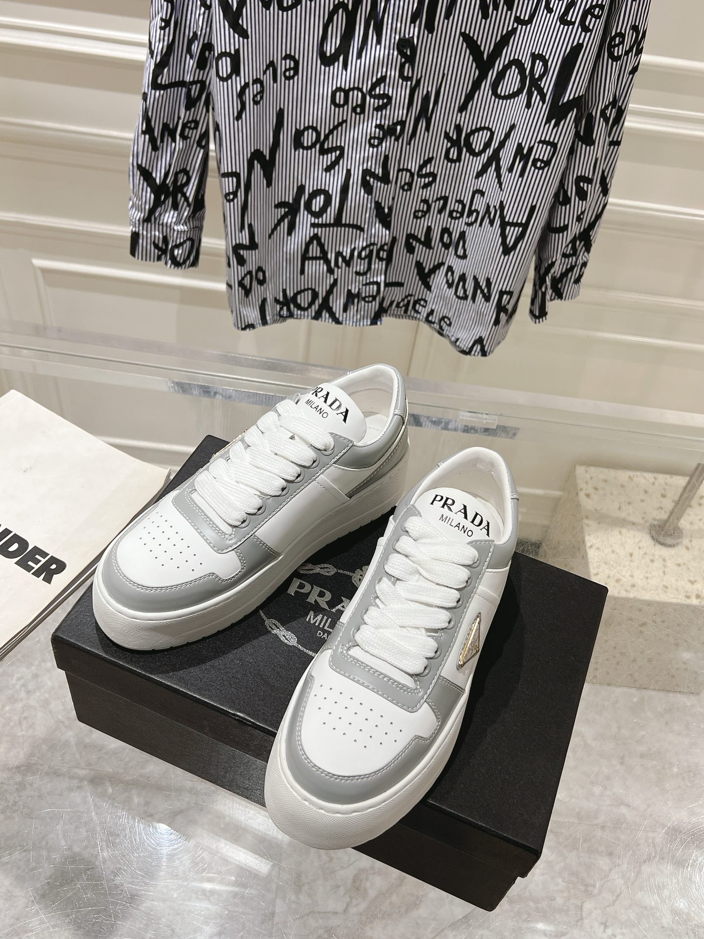 PRA DOWNTOWN BOLD SNEAKERS WHITE AND LIGHT GRAY CALFSKIN、mysite、Cacoeks