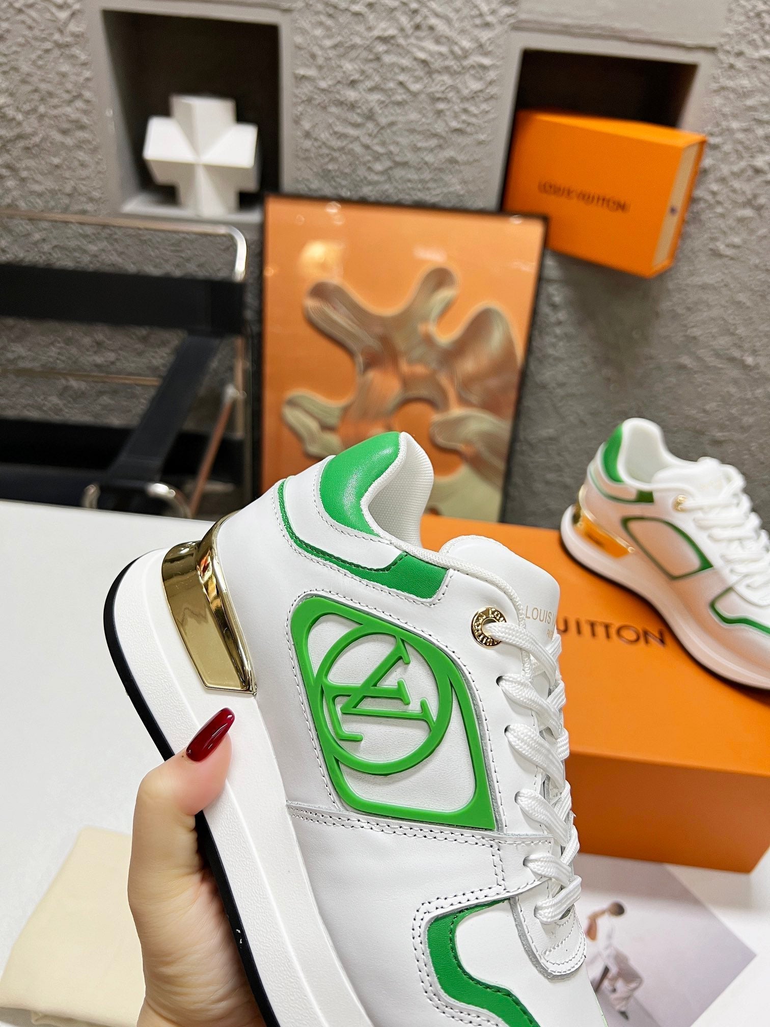 LV WOMEN SNEAKER IN WHITE MIX GREEN CALFSKIN、mysite、Cacoeks