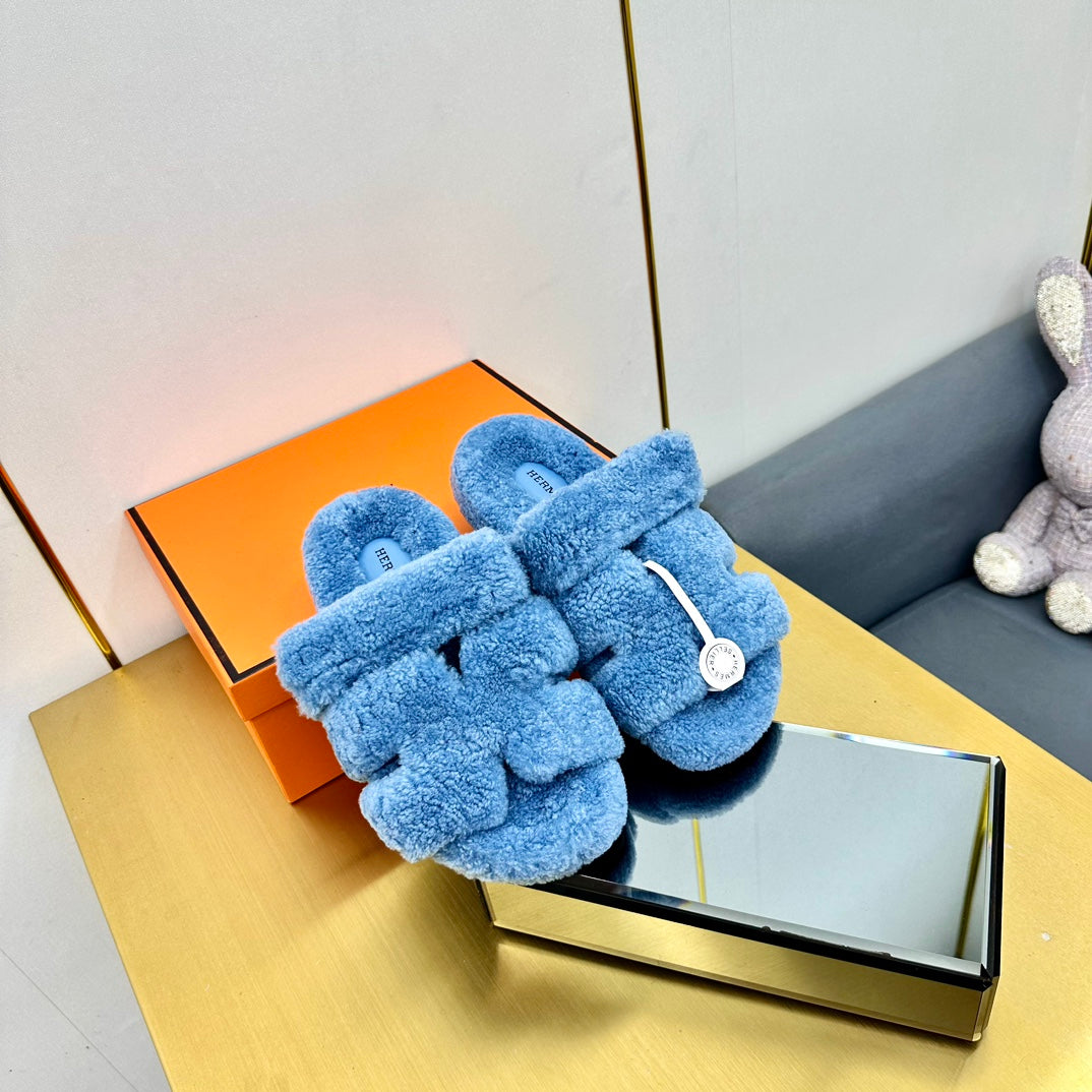 CHYPRE SANDAL IN OCEAN BLUE SHEARLING、mysite、Cacoeks