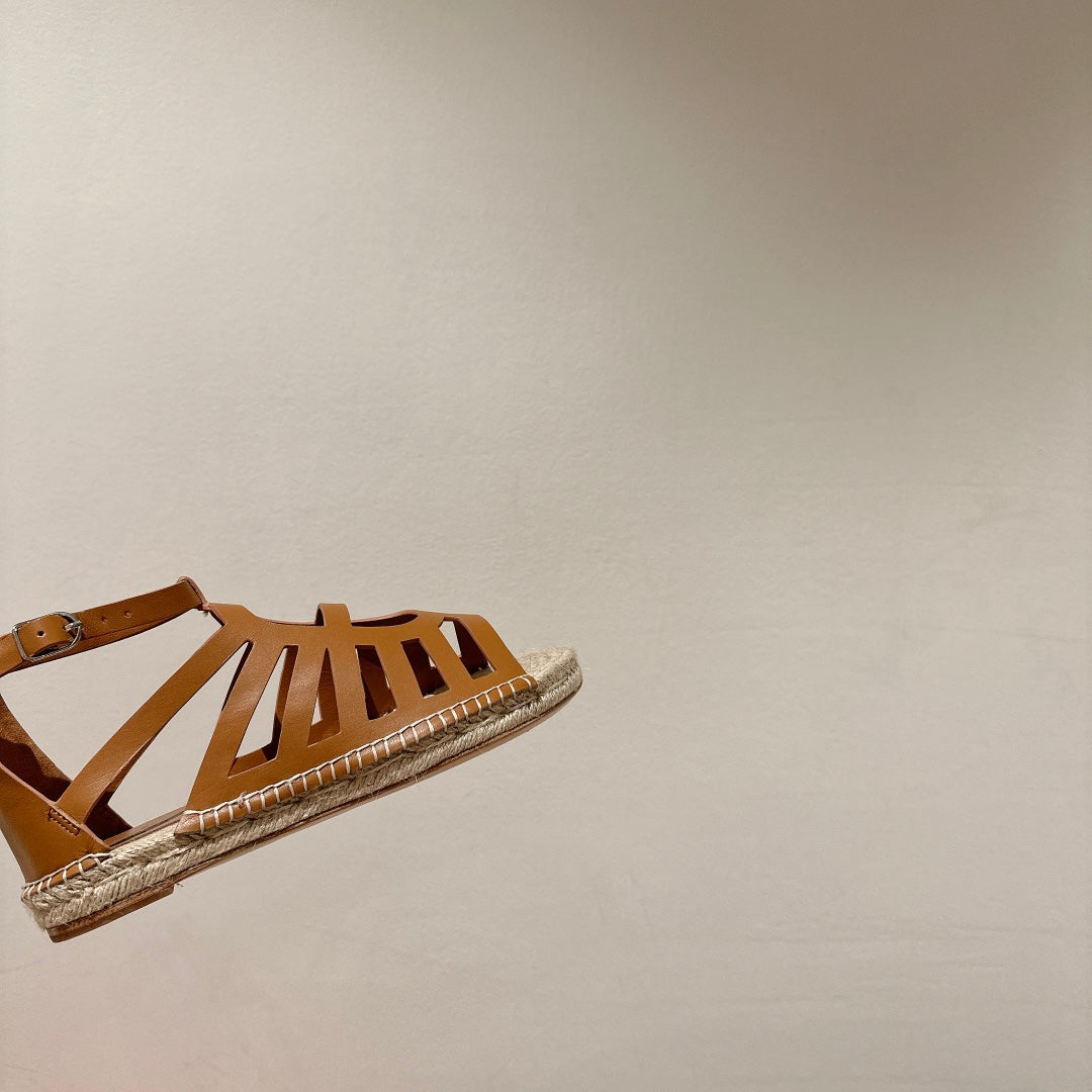 STRAW SOLE SANDAL CARAMEL LAMBSKIN、mysite、Cacoeks