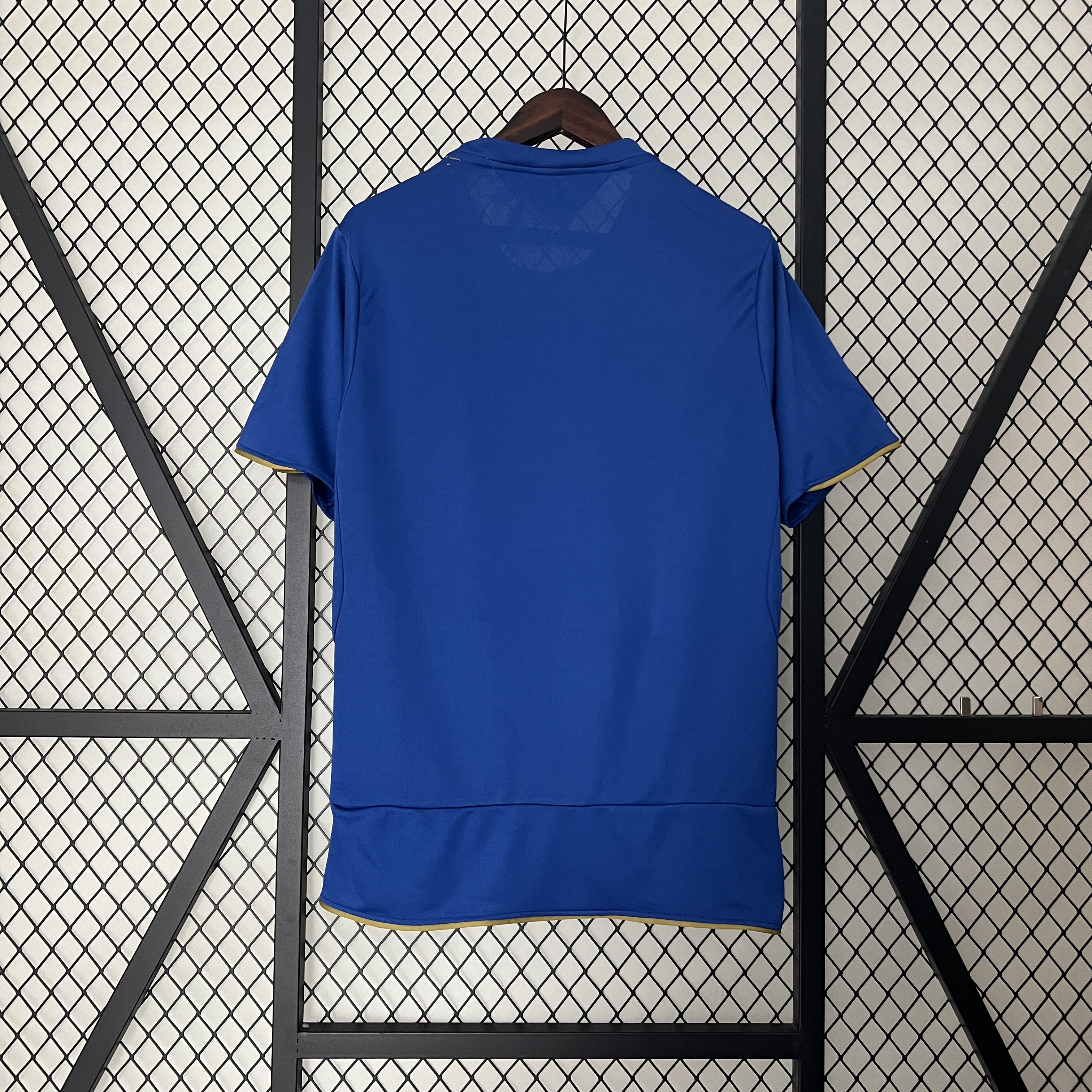 ManixJersey.com | Retro C.H.E.L.S.E.A 2005-06 Home Stadium Jersey -Customize Name, Number and Patch | Worldwide Shipping