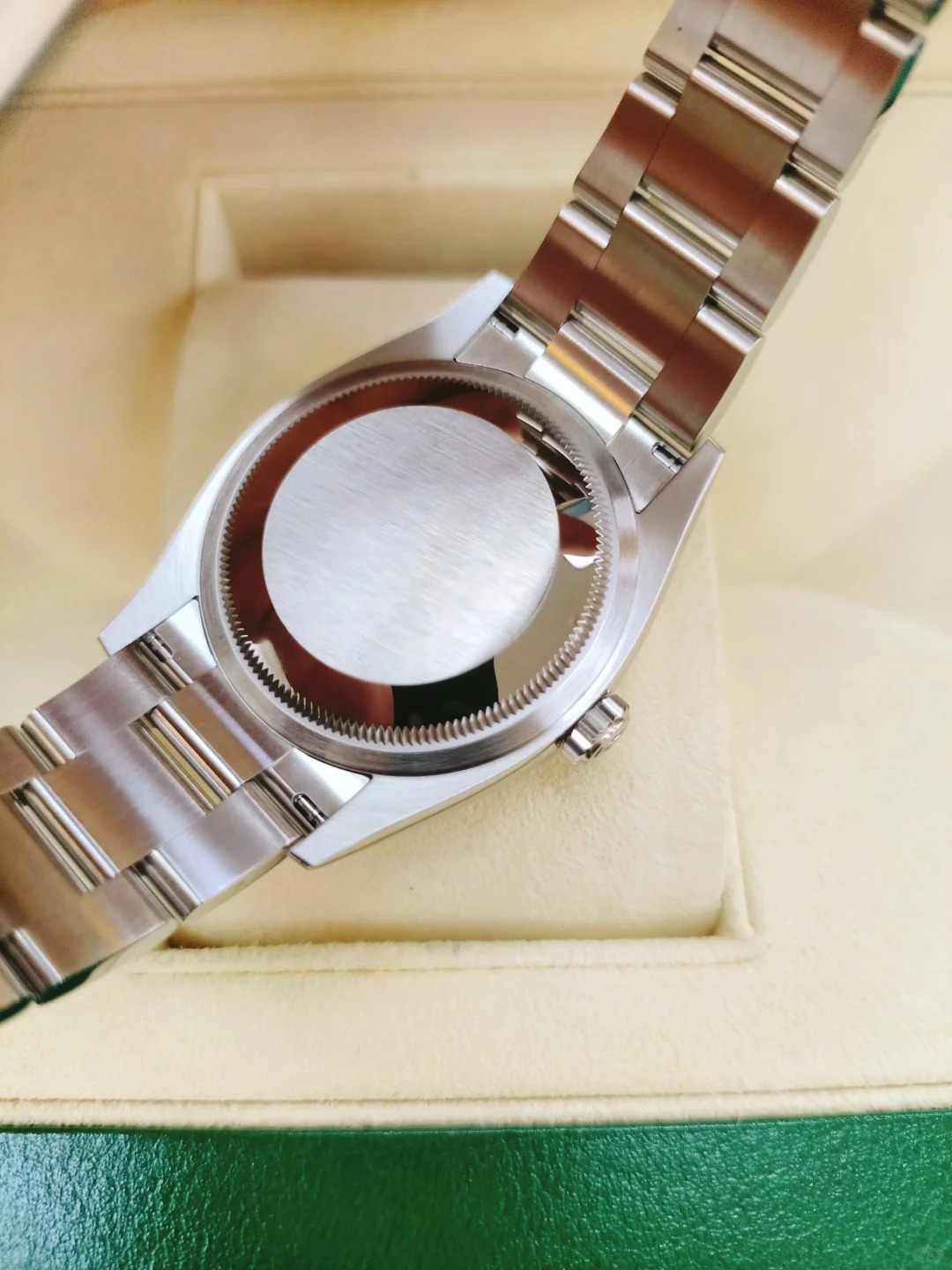 兼职  林炎: luxecystore