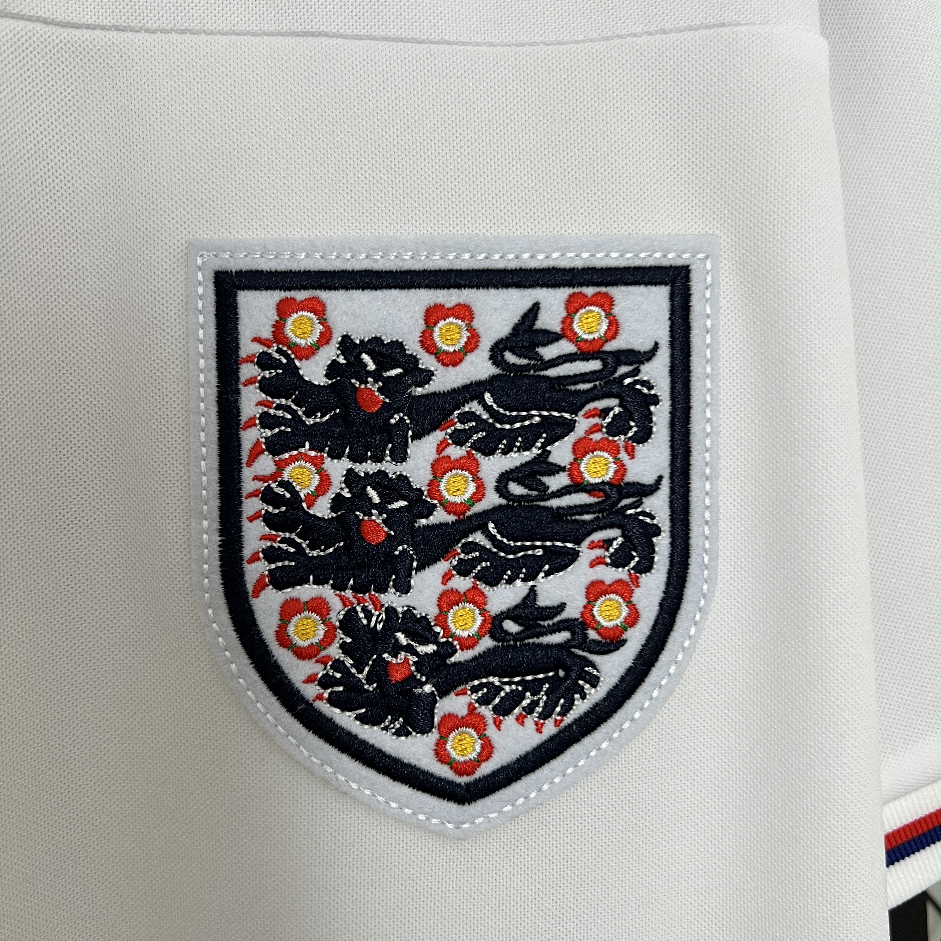ManixJersey.com | Retro England 1982 Home Stadium Jersey -Customize Name, Number and Patch | Worldwide Shipping