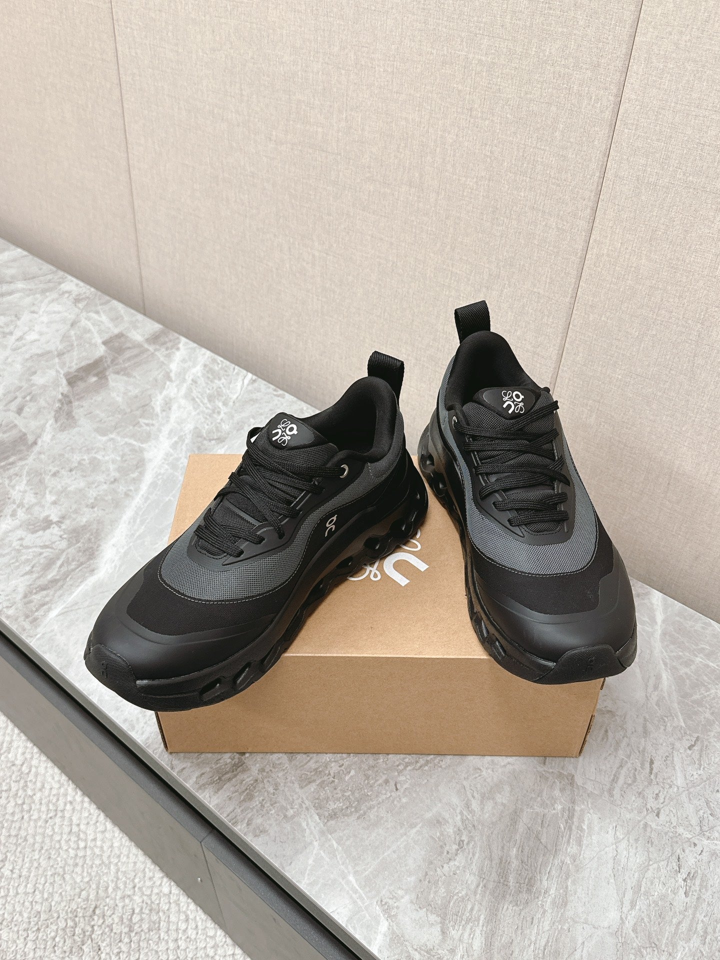 RUN SNEAKER IN BLACK SUEDE AND MESH FABRIC、mysite、Cacoeks