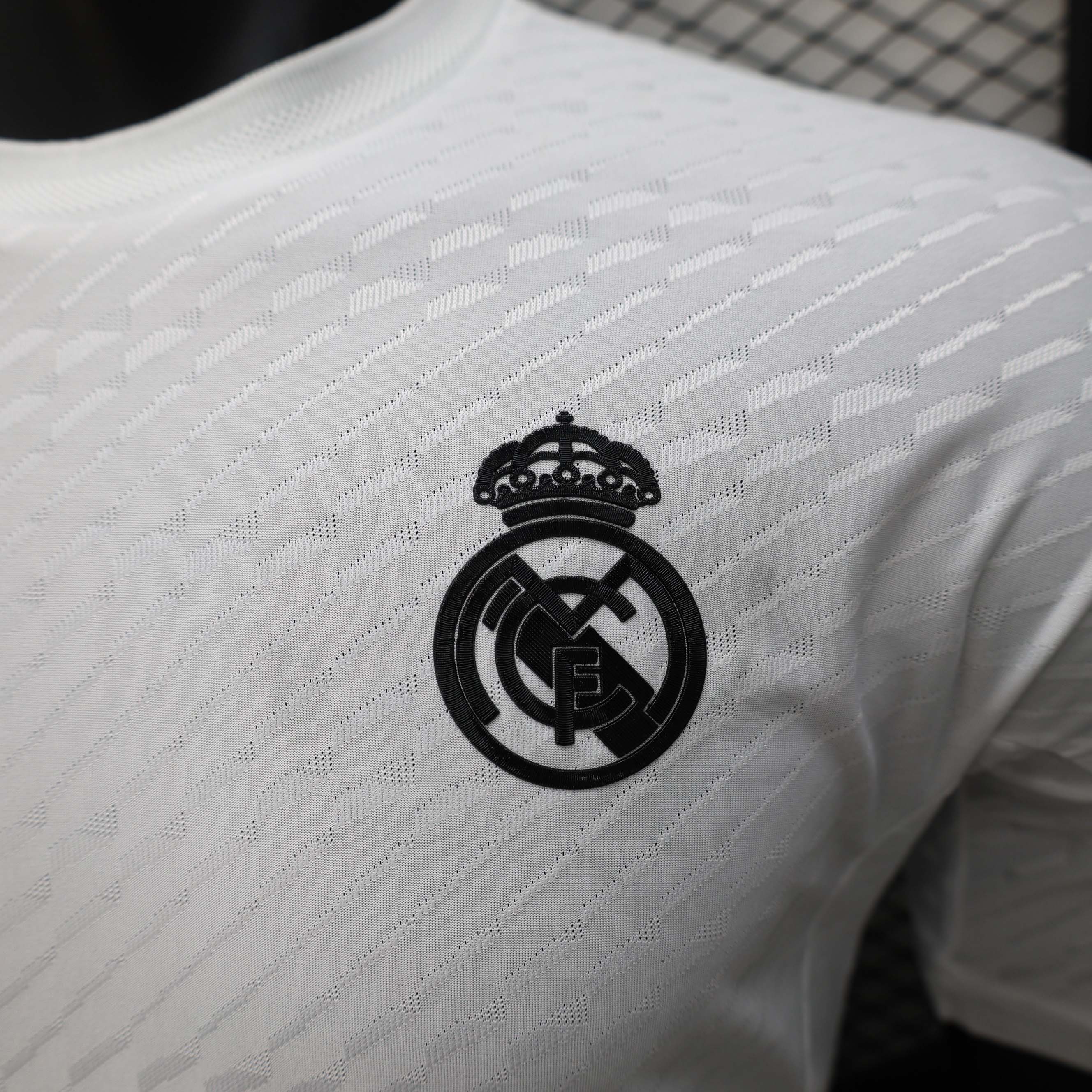 2024/2025 Player Version Real Madrid Y-3 Special Edition White Football Shirt 1:1 Thai Quality:football jersey mysite: unitedjerseyfootball 邓江浪:football
