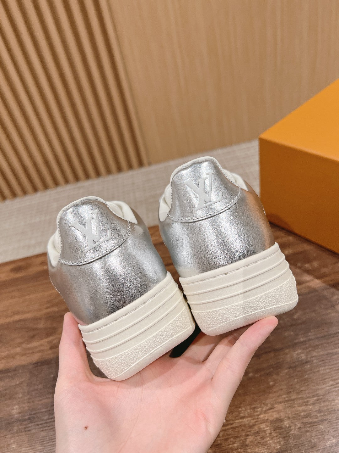 LV TRAINER SNEAKER IN SILVER MIX WHITE EMBOSSED CALFSKIN、mysite、Cacoeks