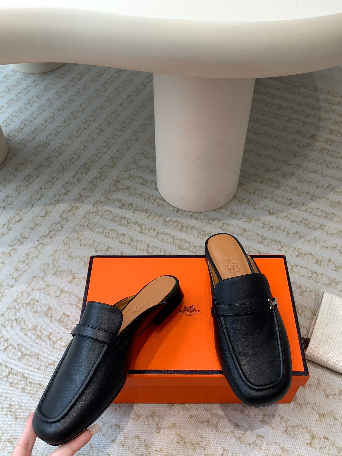 IENA MULE BLACK AND TAWNY CALFSKIN、mysite、Cacoeks