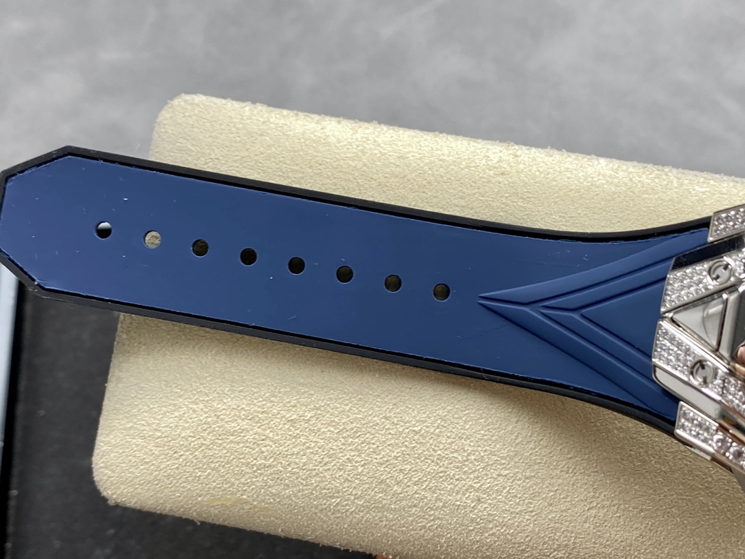 Hublot Big Bang Sang Bleu II Titanium 418.NX.5107.RX.1604.MXM20-fasswatch