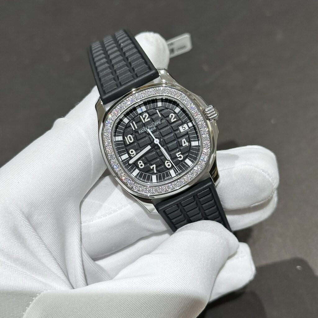 Đồng Hồ Patek Philippe Aquanaut 5067A Độ Kim Cương Moissanite (7)